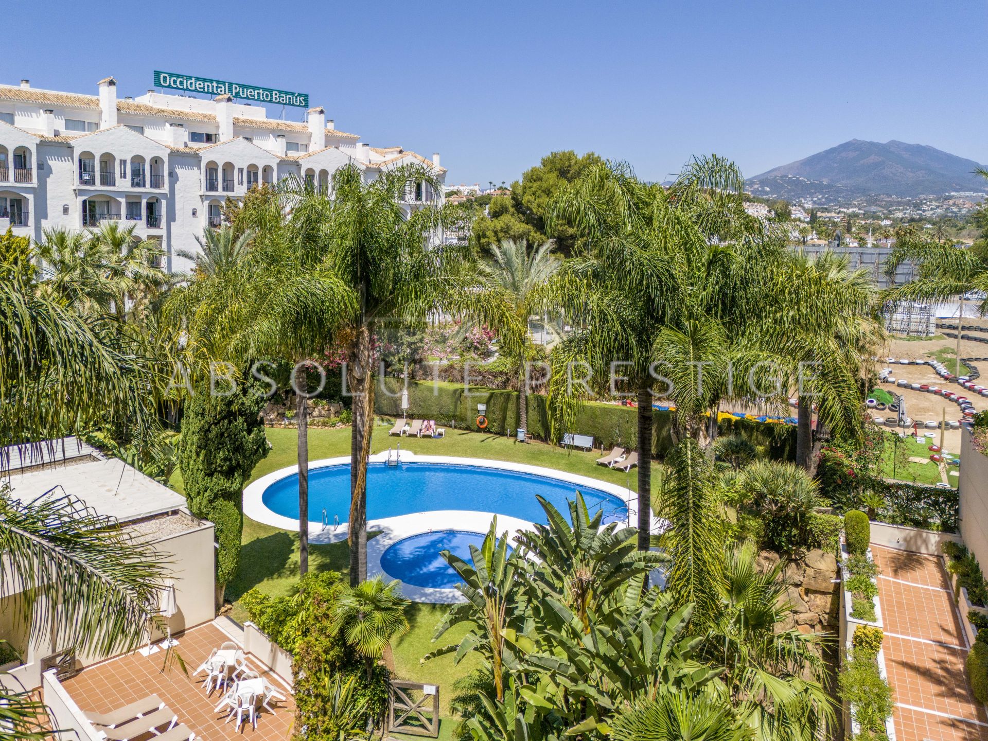 DESIGNER APARTMENT LOCATED IN PUERTO BANUS