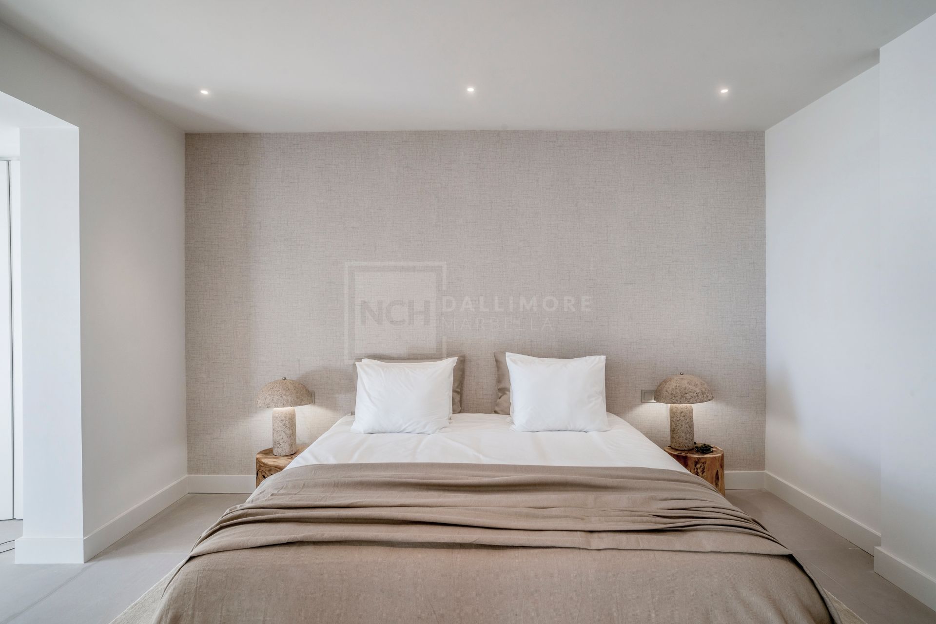 RENOVATED 3-BEDROOM APARTMENT WITH PRIVATE POOL