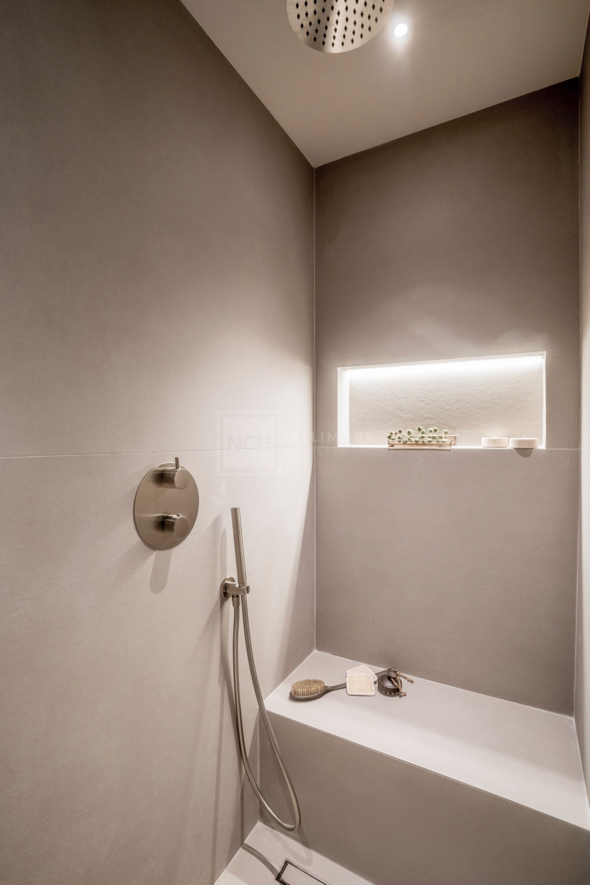 RENOVATED 3-BEDROOM APARTMENT WITH PRIVATE POOL