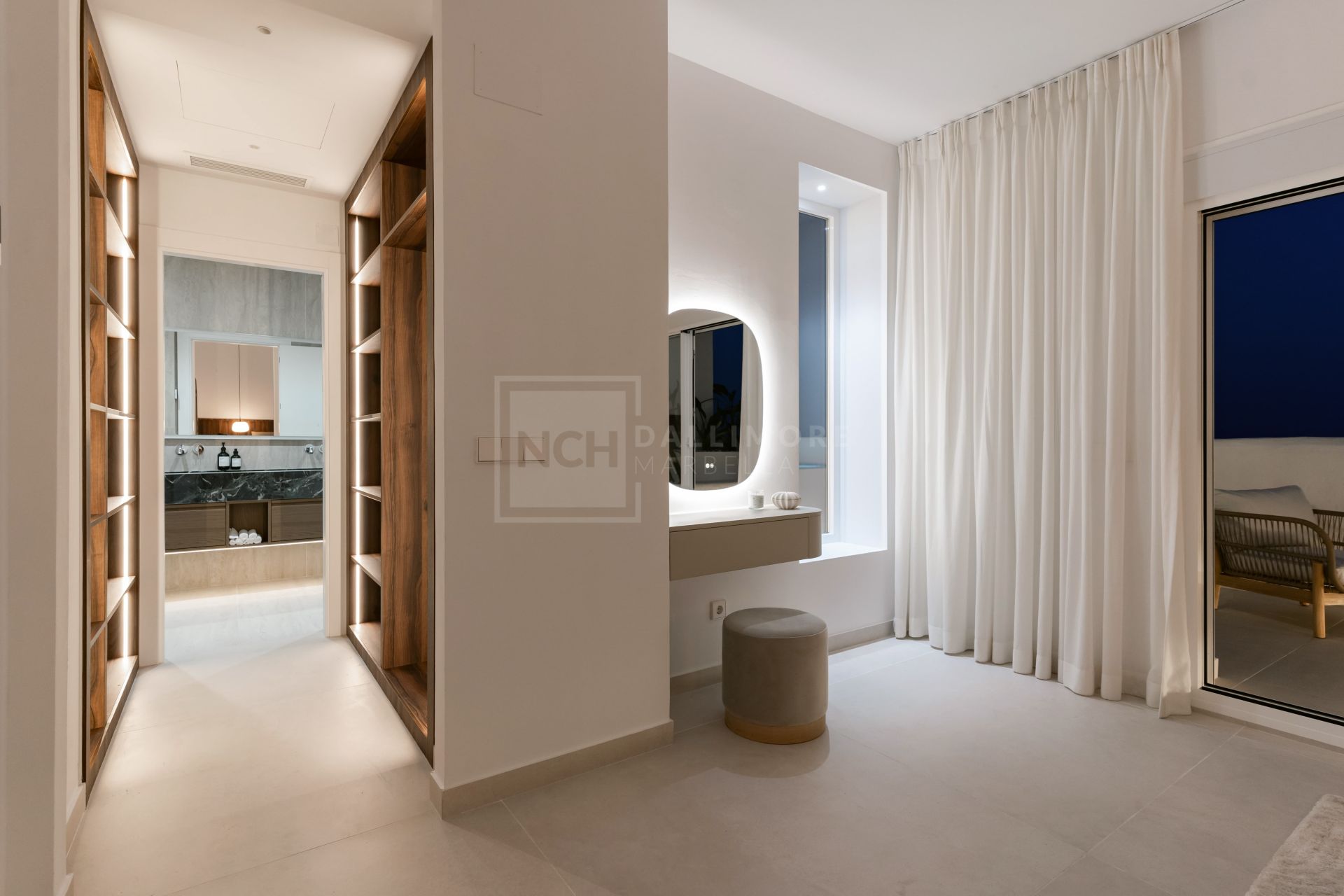 DUPLEX CORNER PENTHOUSE WITH SPECTACULAR SEA VIEWS