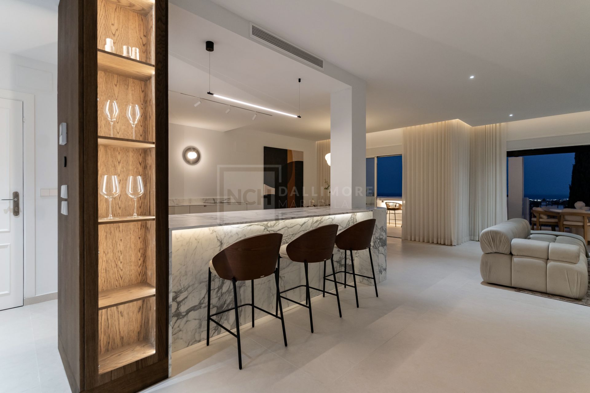 DUPLEX CORNER PENTHOUSE WITH SPECTACULAR SEA VIEWS