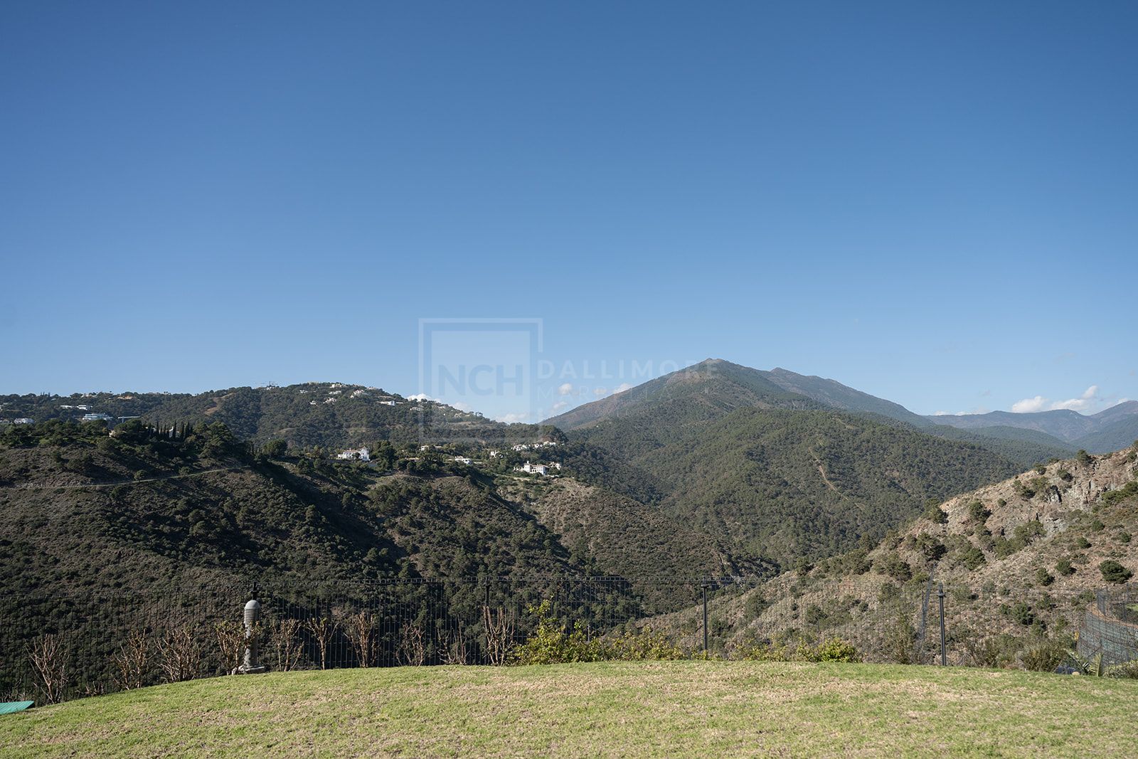 MODERN LUXURY APARTMENT IN REAL DE LA QUINTA