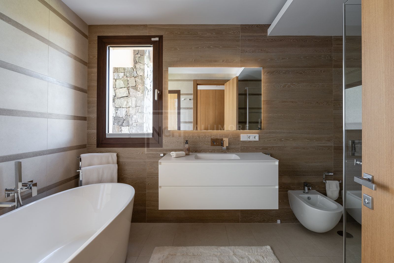 MODERN LUXURY APARTMENT IN REAL DE LA QUINTA