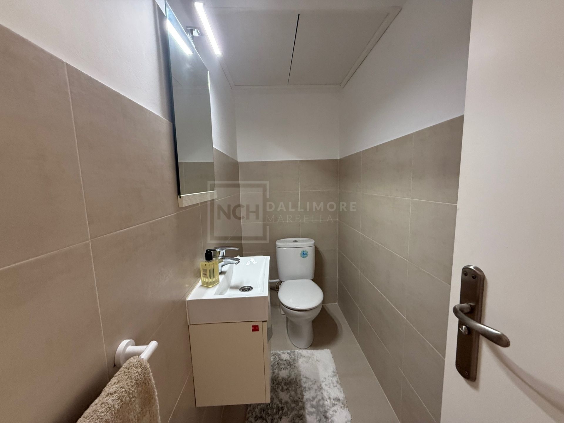 SEA VIEW APARTMENT IN PUERTO BANUS