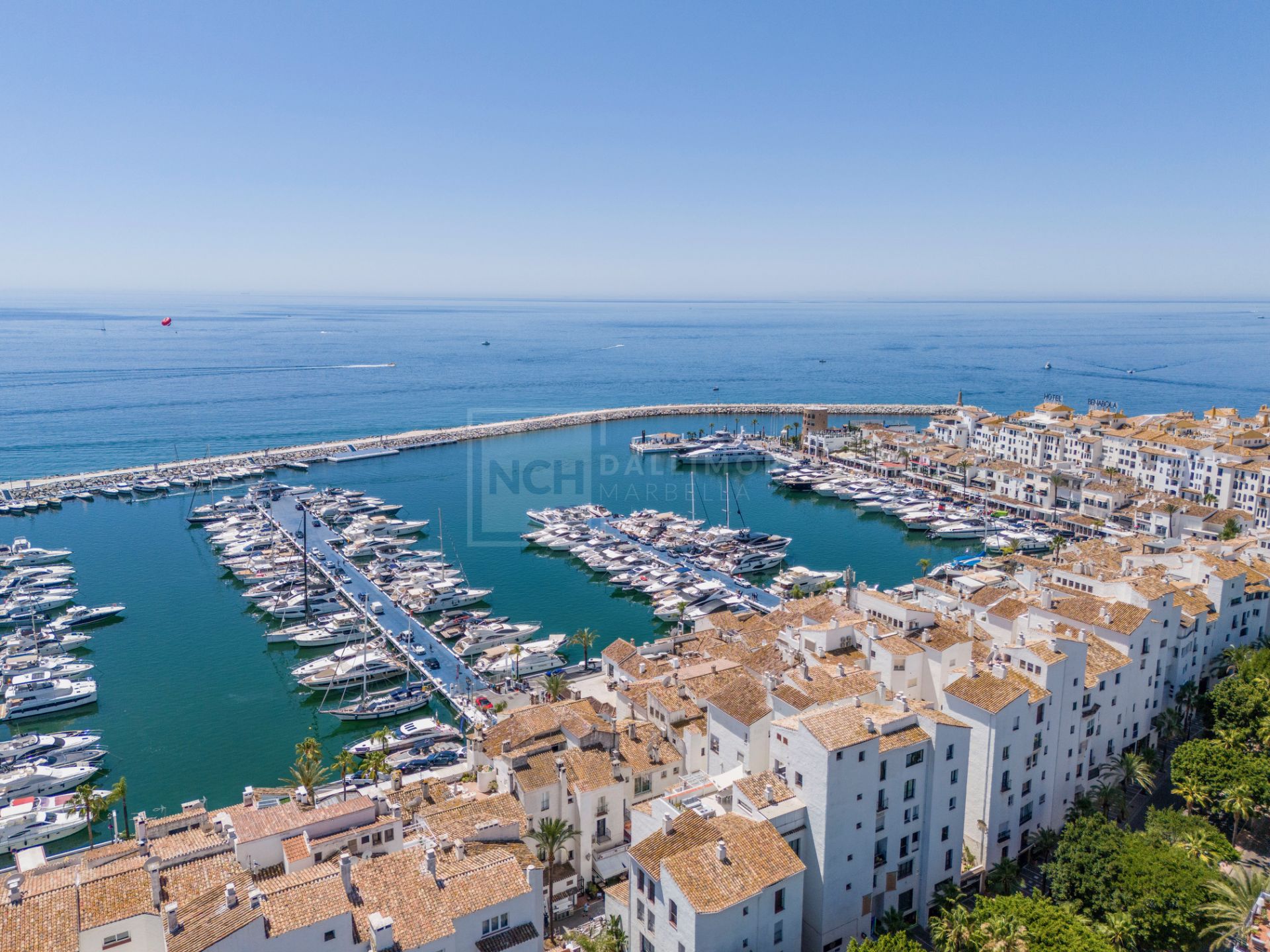 SEA VIEW APARTMENT IN PUERTO BANUS