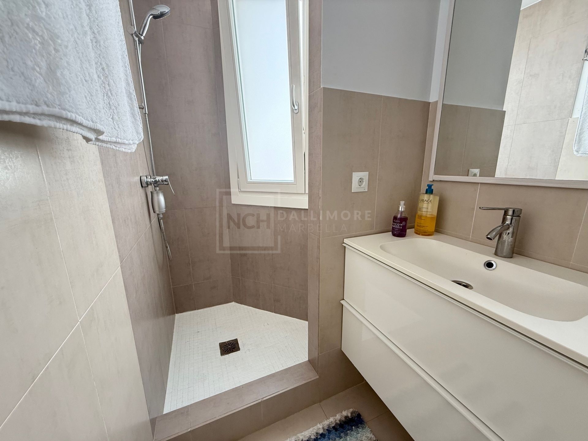 SEA VIEW APARTMENT IN PUERTO BANUS