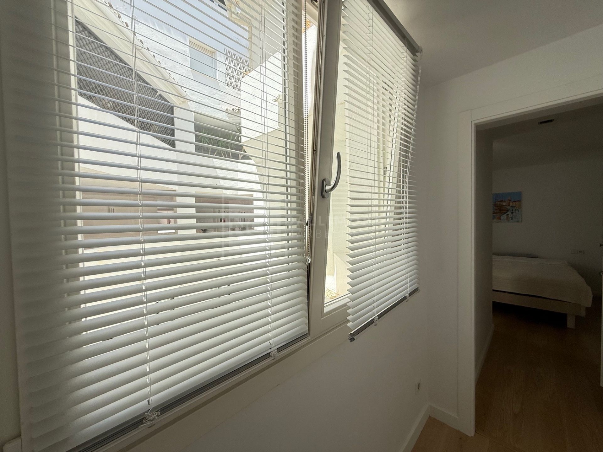 SEA VIEW APARTMENT IN PUERTO BANUS