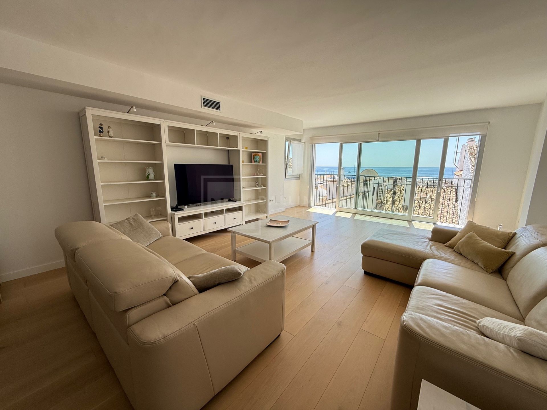 SEA VIEW APARTMENT IN PUERTO BANUS