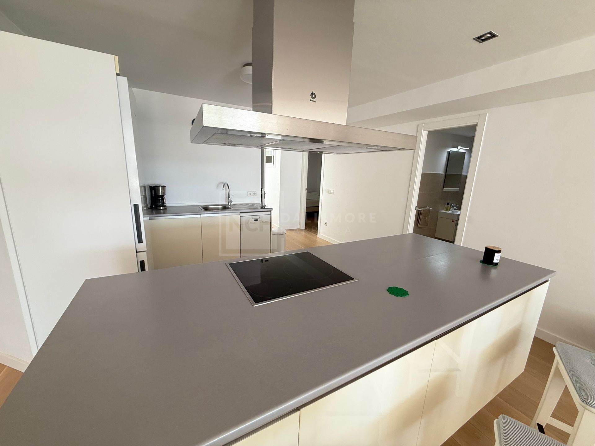 SEA VIEW APARTMENT IN PUERTO BANUS