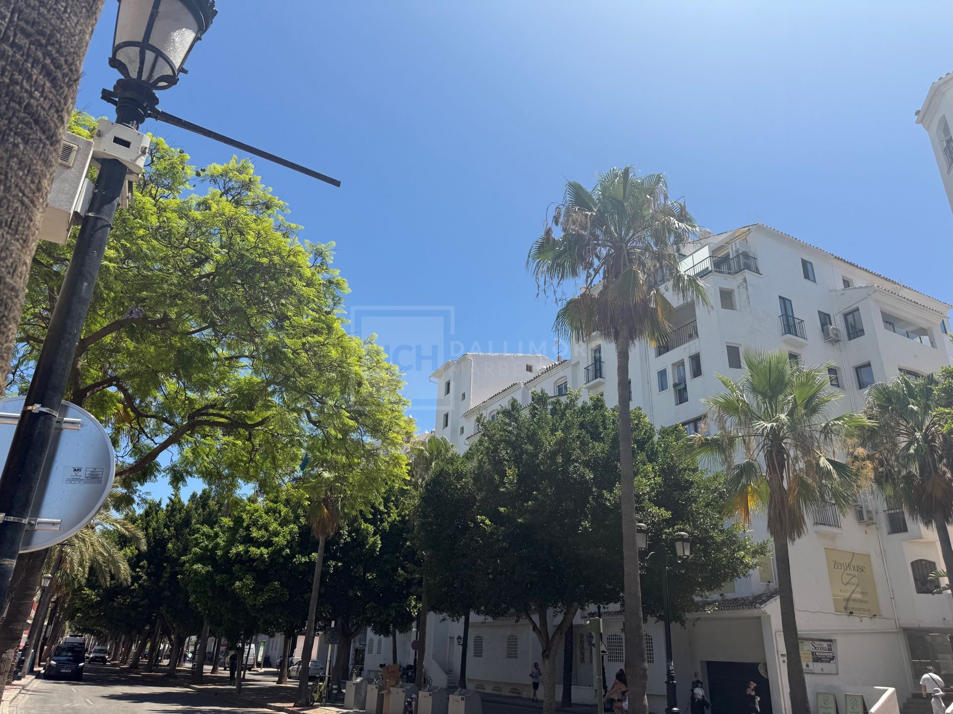 SEA VIEW APARTMENT IN PUERTO BANUS