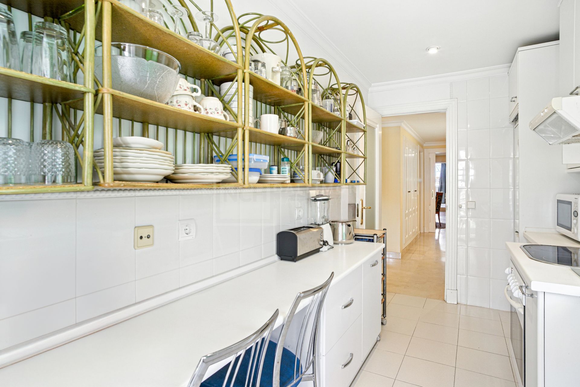 Exclusivo Apartamento de dos dormitorios con vistas al mar en La Herradura, Marbella