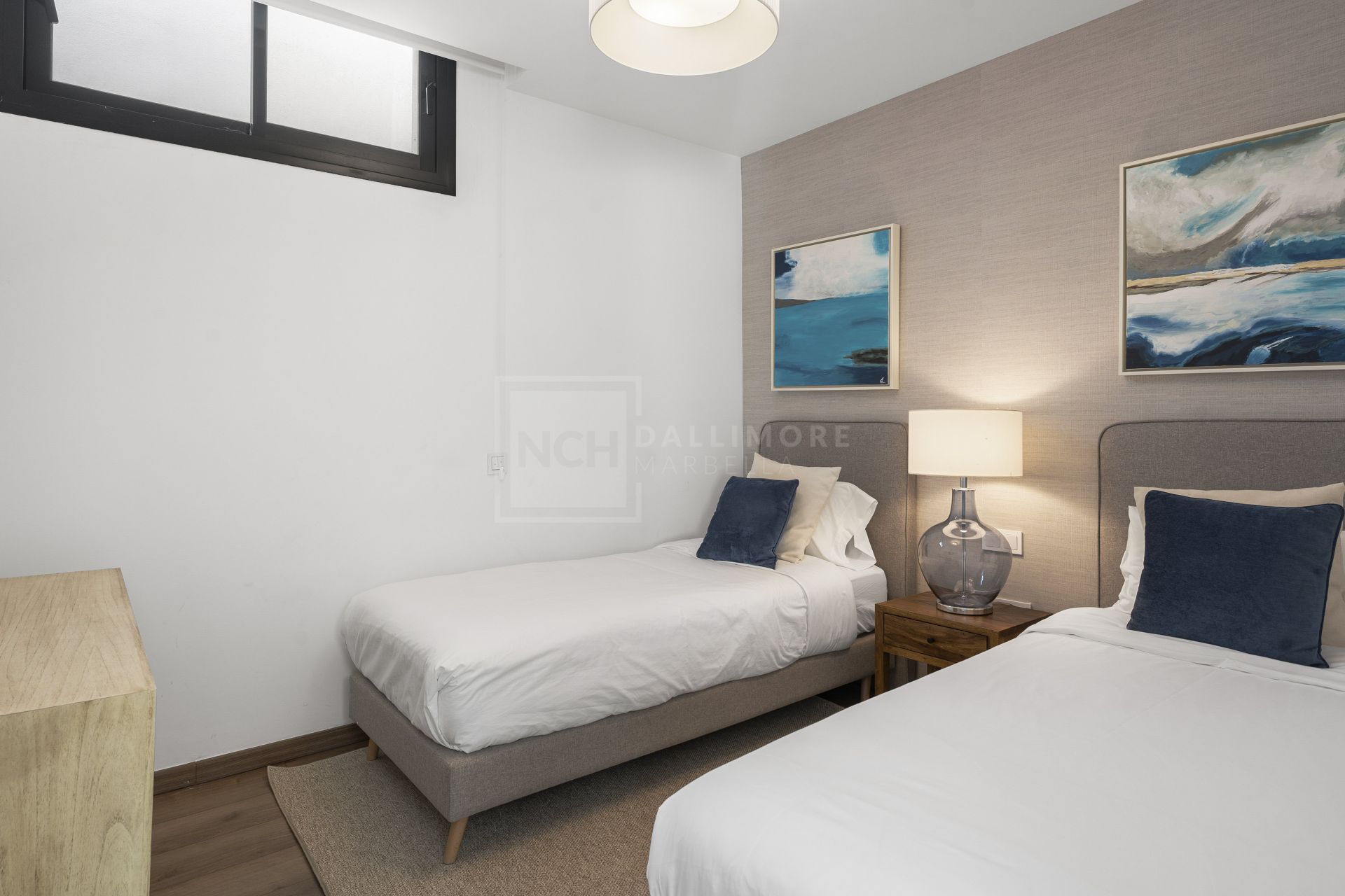 MODERN 5-BEDROOM VILLA IN GATED COMMUNITY