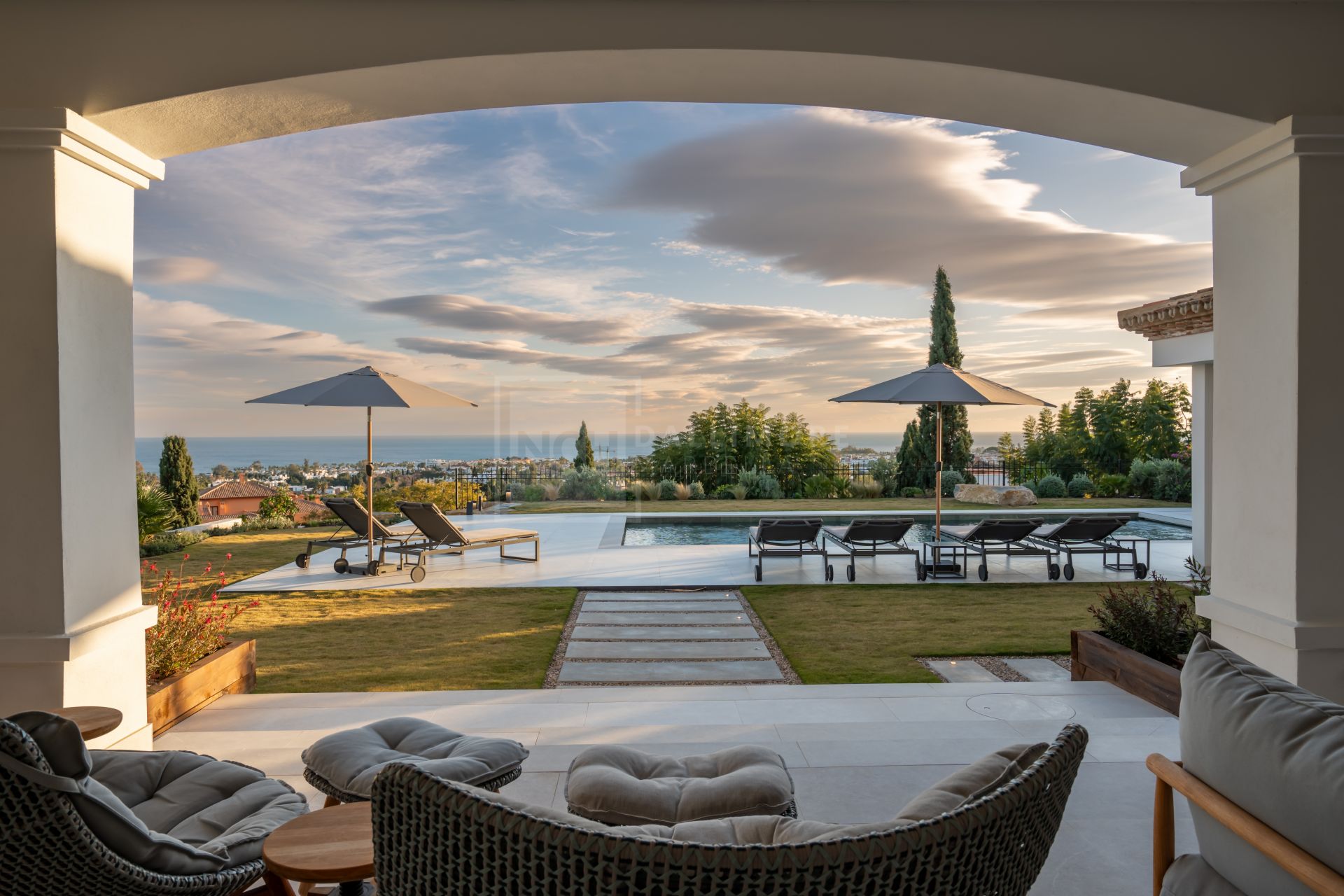 Exquisite Modern Andalusian Masterpiece with Panoramic Sea Views – Los Flamingos, Benahavís