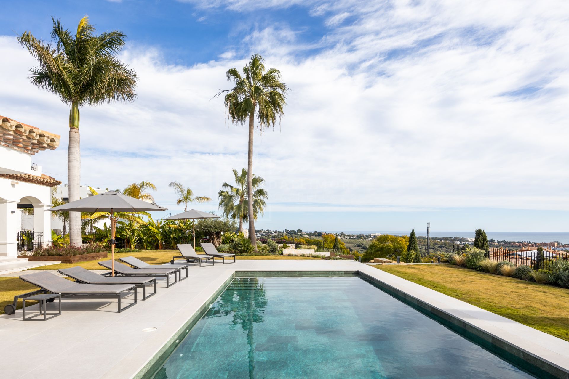 Exquisite Modern Andalusian Masterpiece with Panoramic Sea Views – Los Flamingos, Benahavís