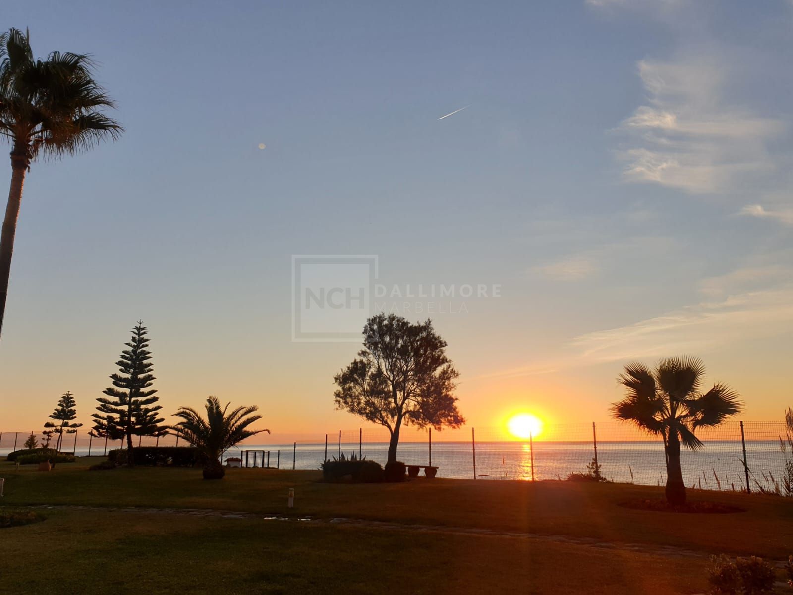 Exclusive South-Facing Beachfront Townhouse with Panoramic Sea Views