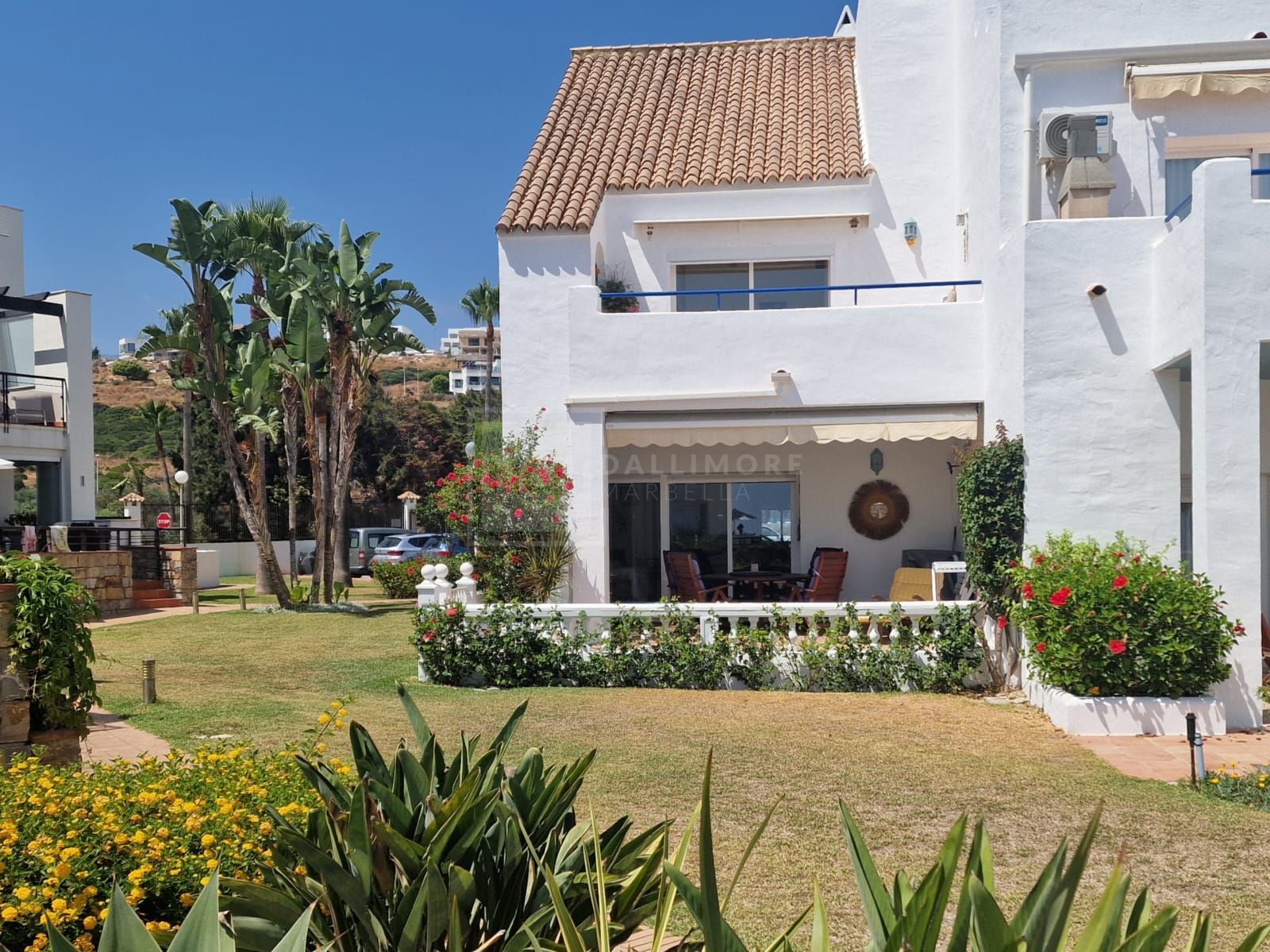 Exclusive South-Facing Beachfront Townhouse with Panoramic Sea Views