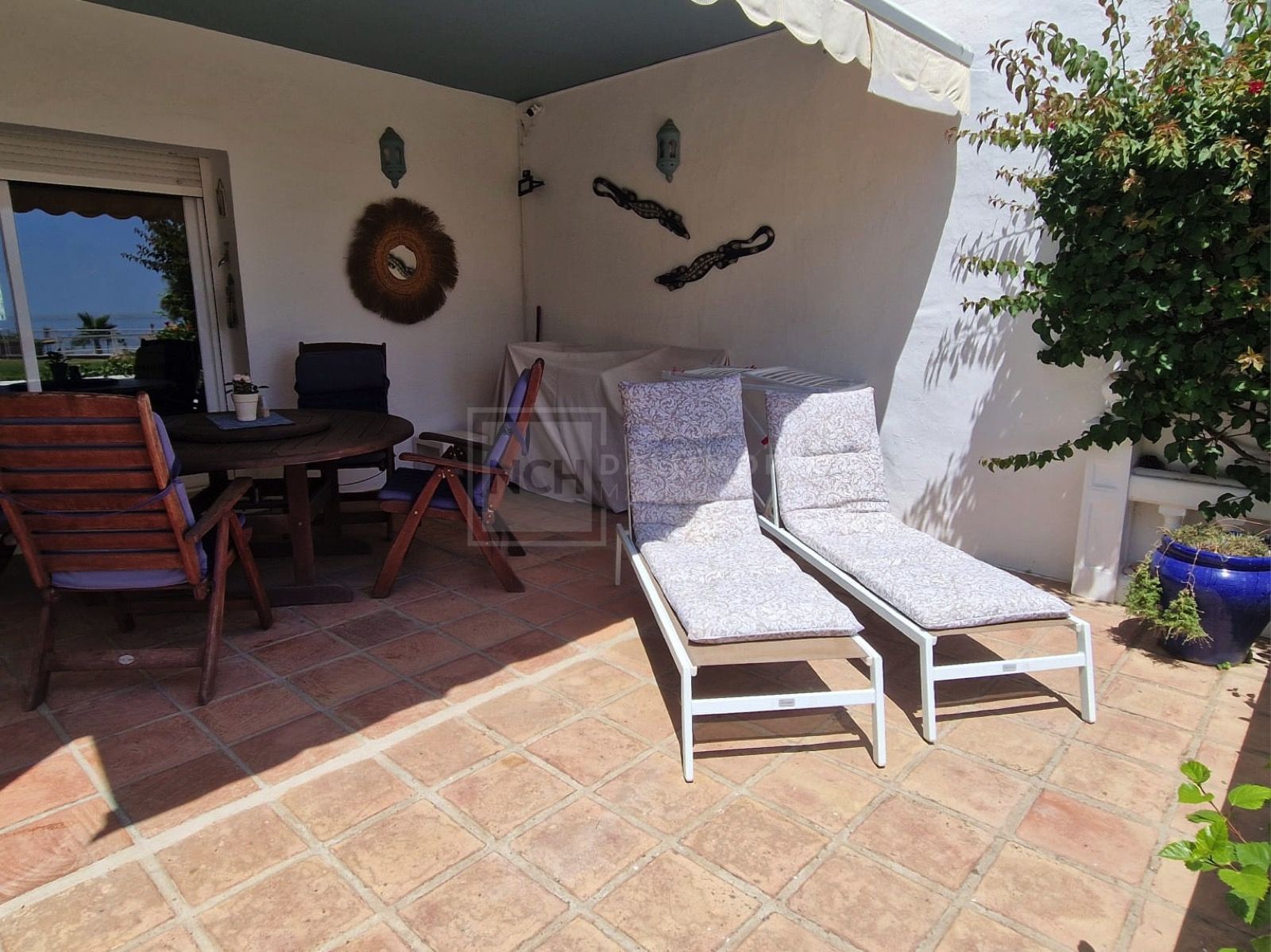 Exclusive South-Facing Beachfront Townhouse with Panoramic Sea Views