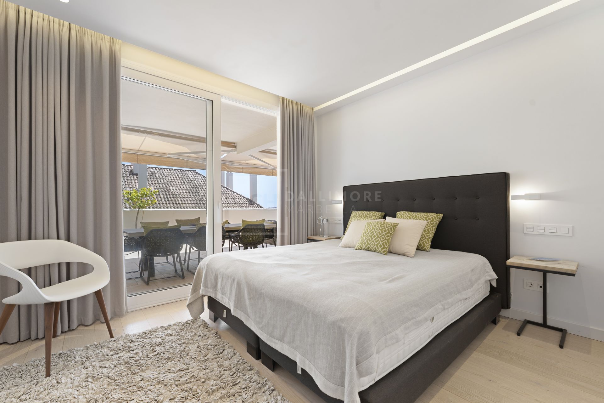 Four-Bedroom Contemporary Duplex With Expansive Terraces And Mediterranean Views