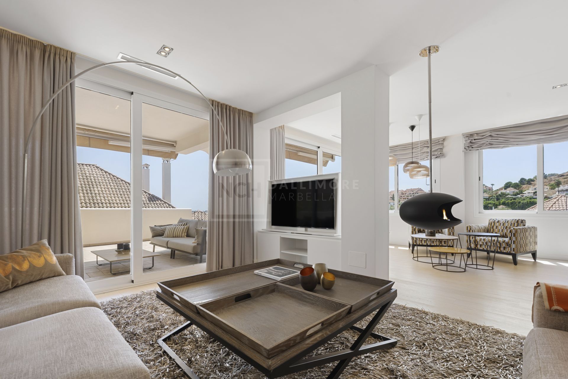 Four-Bedroom Contemporary Duplex With Expansive Terraces And Mediterranean Views