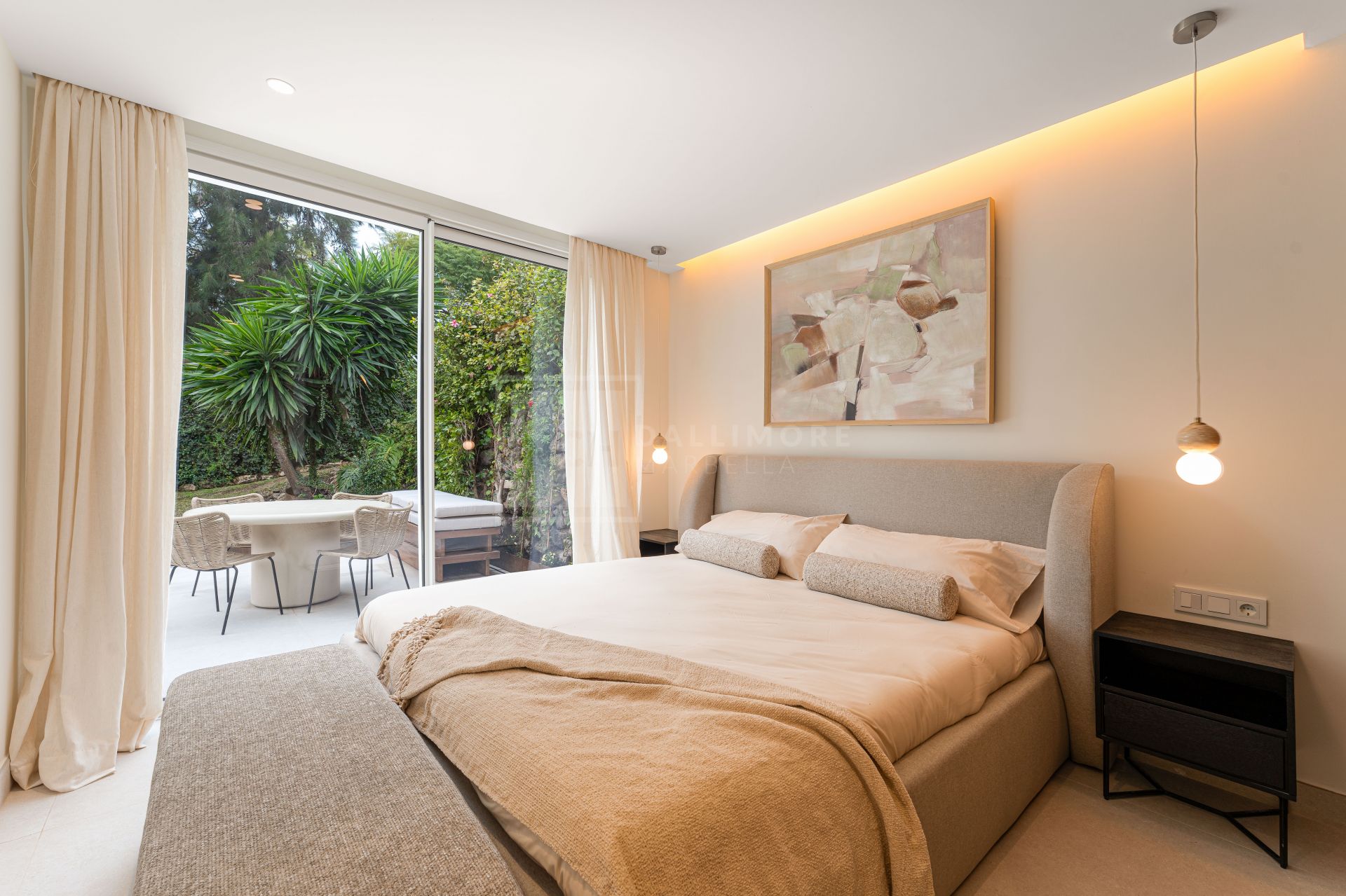 3 Bedroom Gated Retreat With Pools and Golf Walkability in La Quinta
