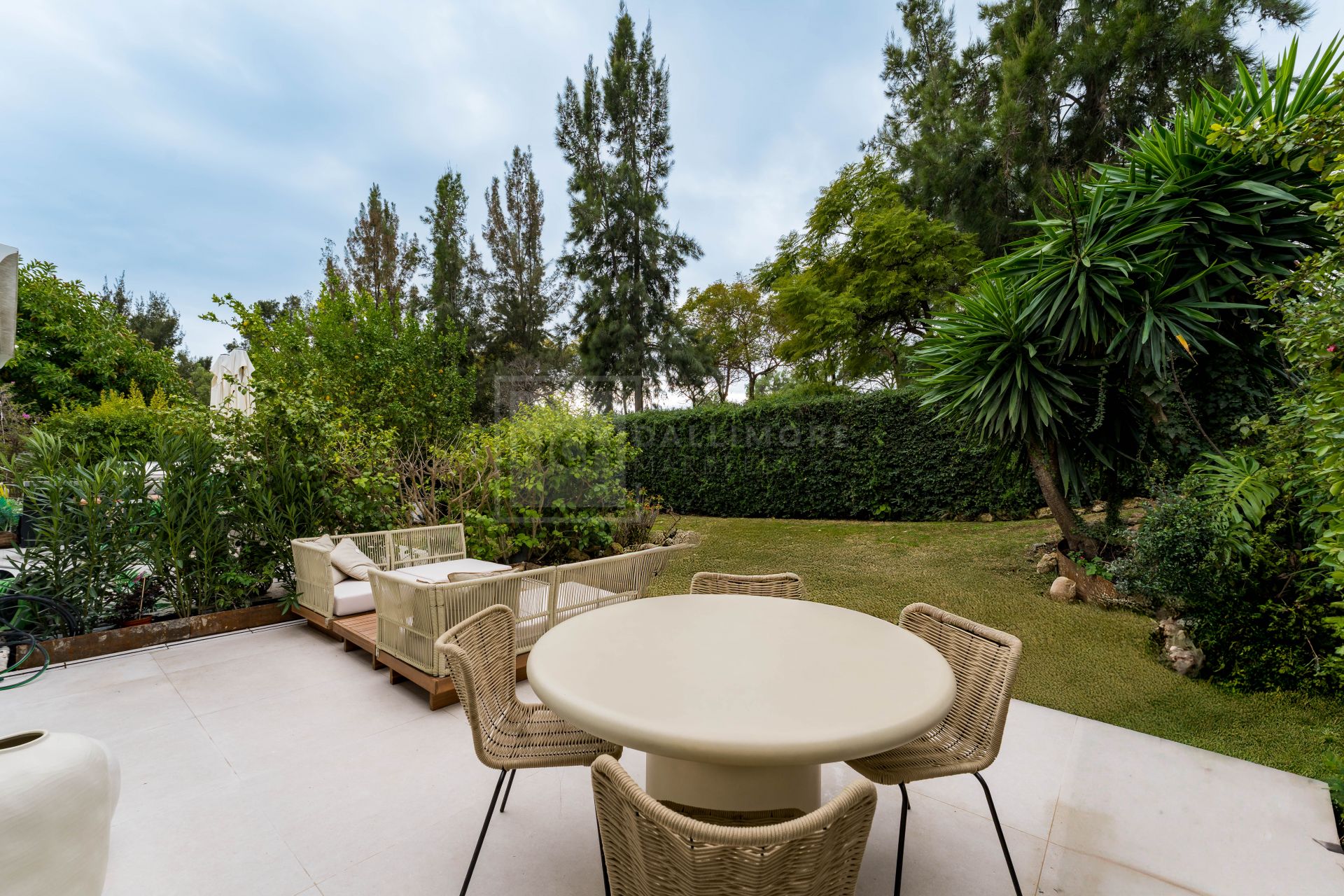 3 Bedroom Gated Retreat With Pools and Golf Walkability in La Quinta