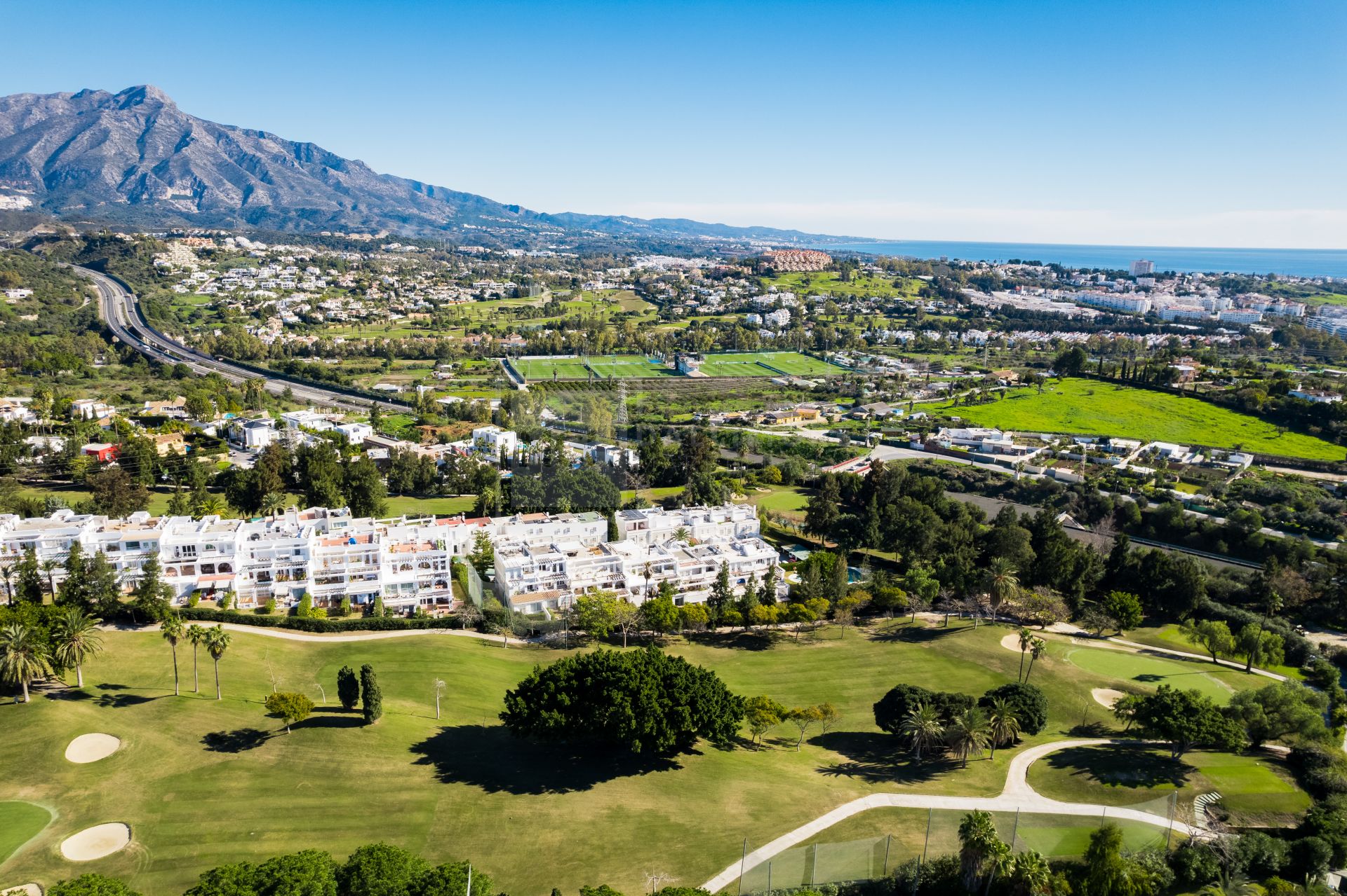3 Bedroom Gated Retreat With Pools and Golf Walkability in La Quinta