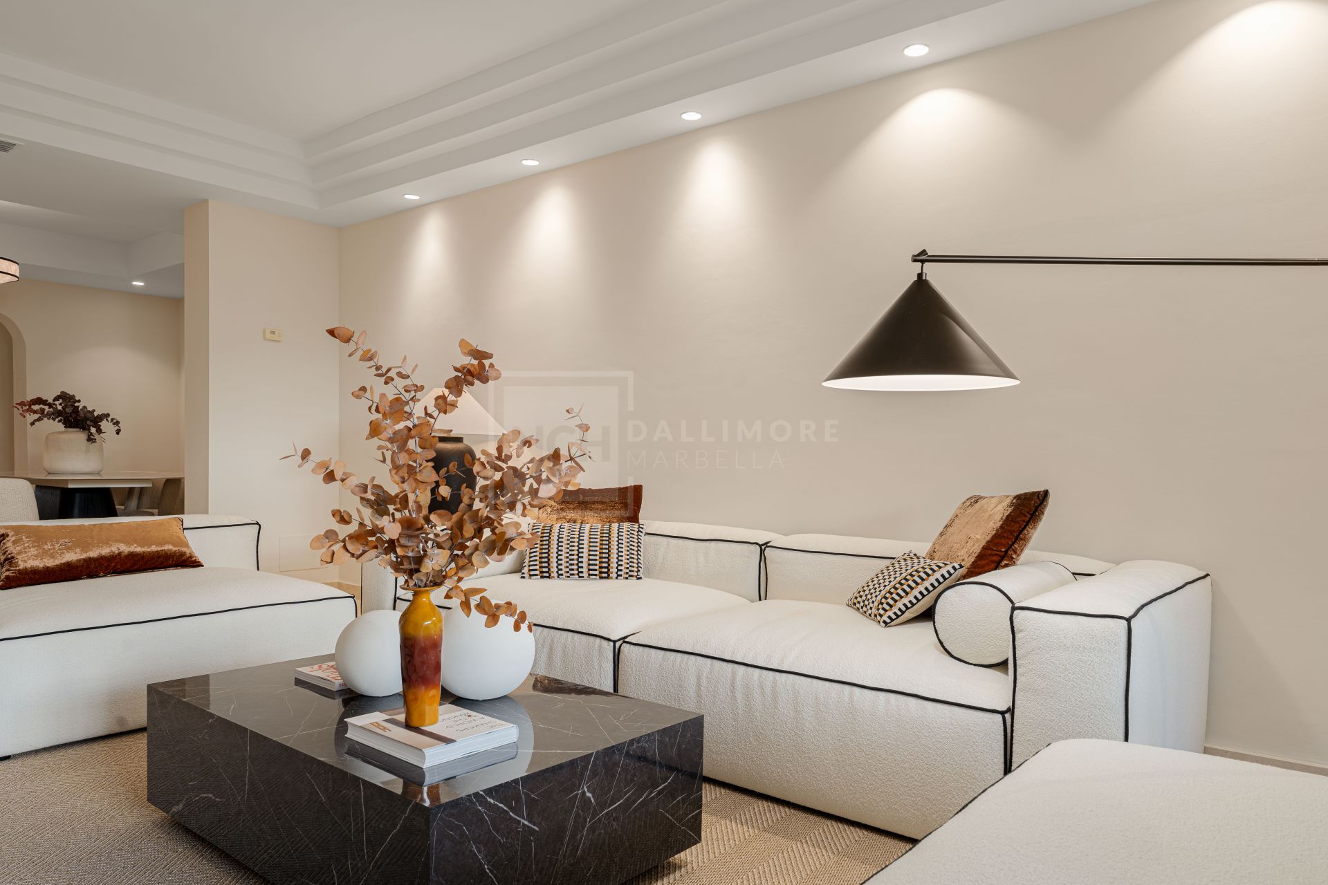 Elegante apartamento de 3 dormitorios con jardín en Sierra Blanca, con piscinas y seguridad 24 horas