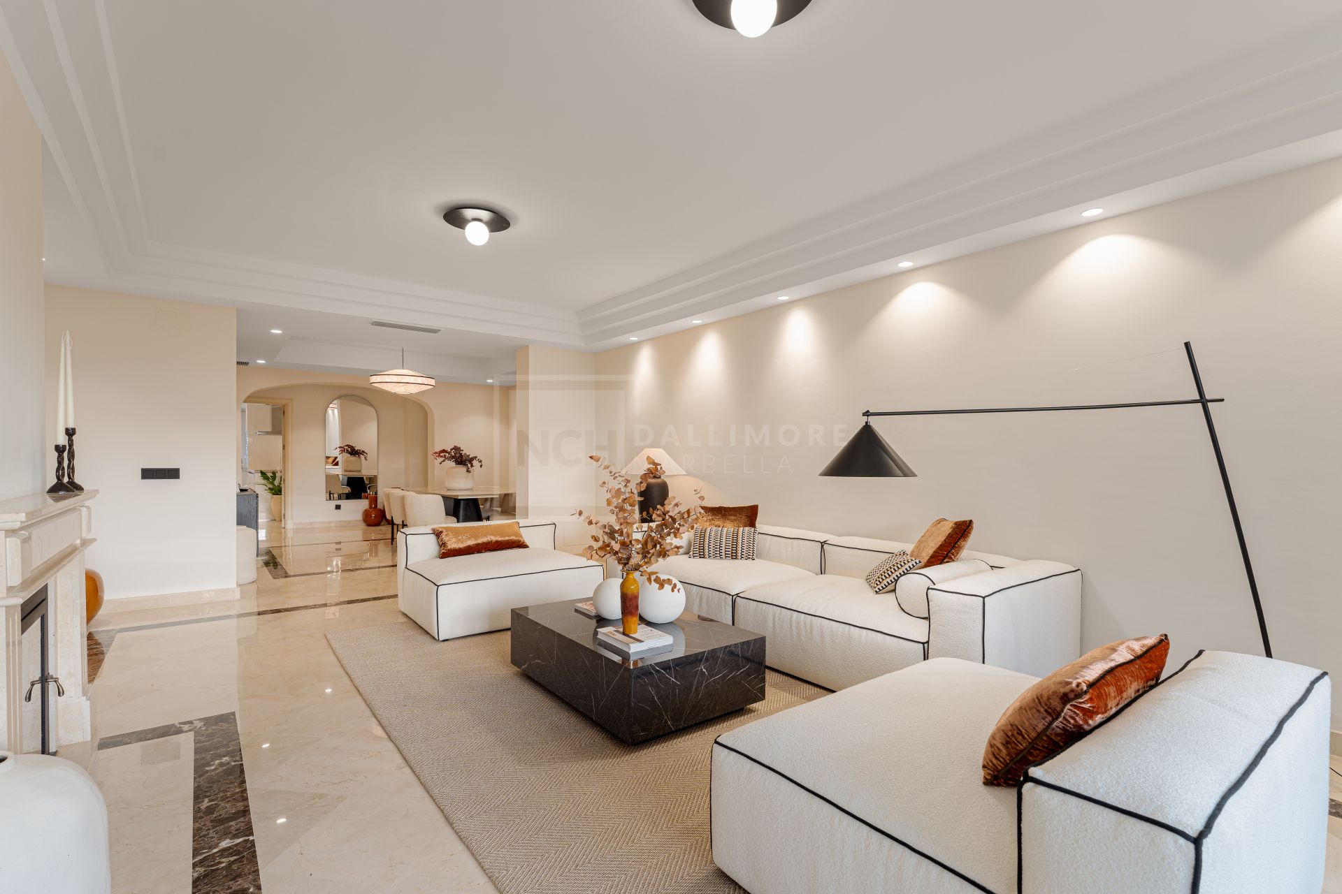 Elegante apartamento de 3 dormitorios con jardín en Sierra Blanca, con piscinas y seguridad 24 horas