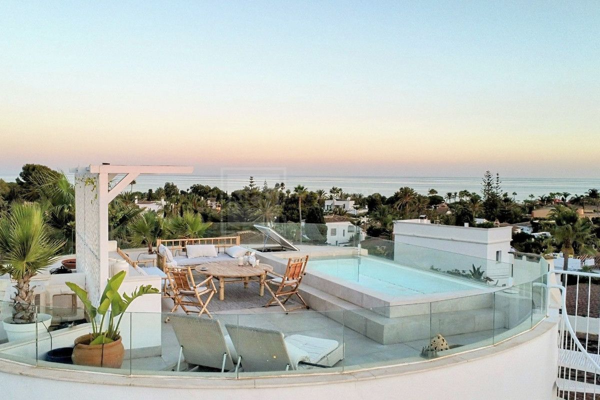 Modern Villa Located in Marbesa