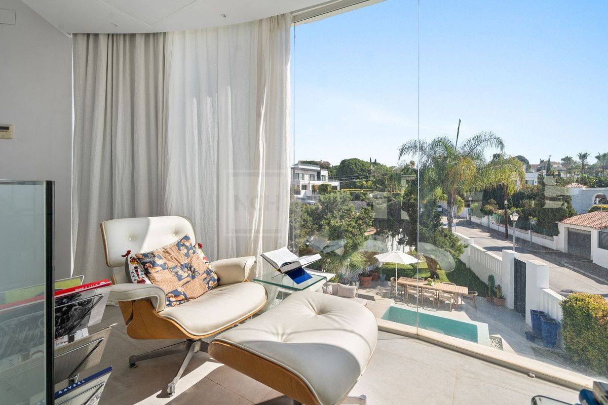 Modern Villa Located in Marbesa