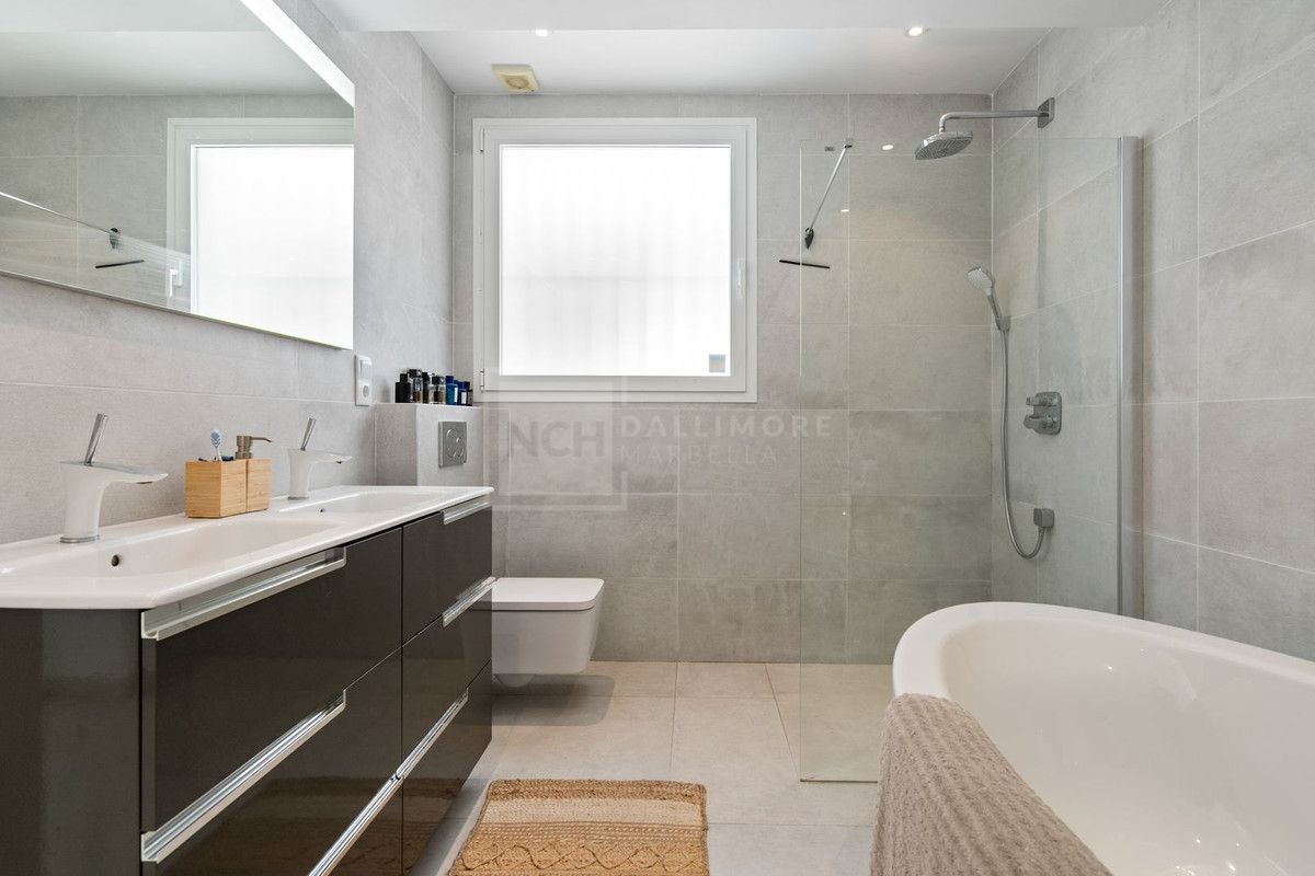 Modern Villa Located in Marbesa