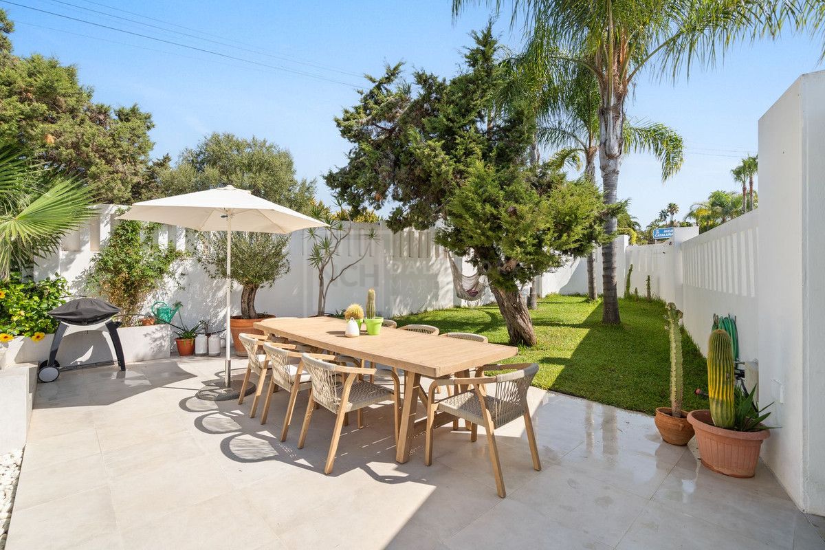 Modern Villa Located in Marbesa