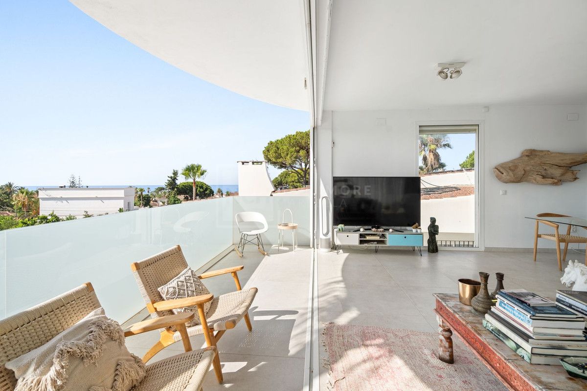 Modern Villa Located in Marbesa