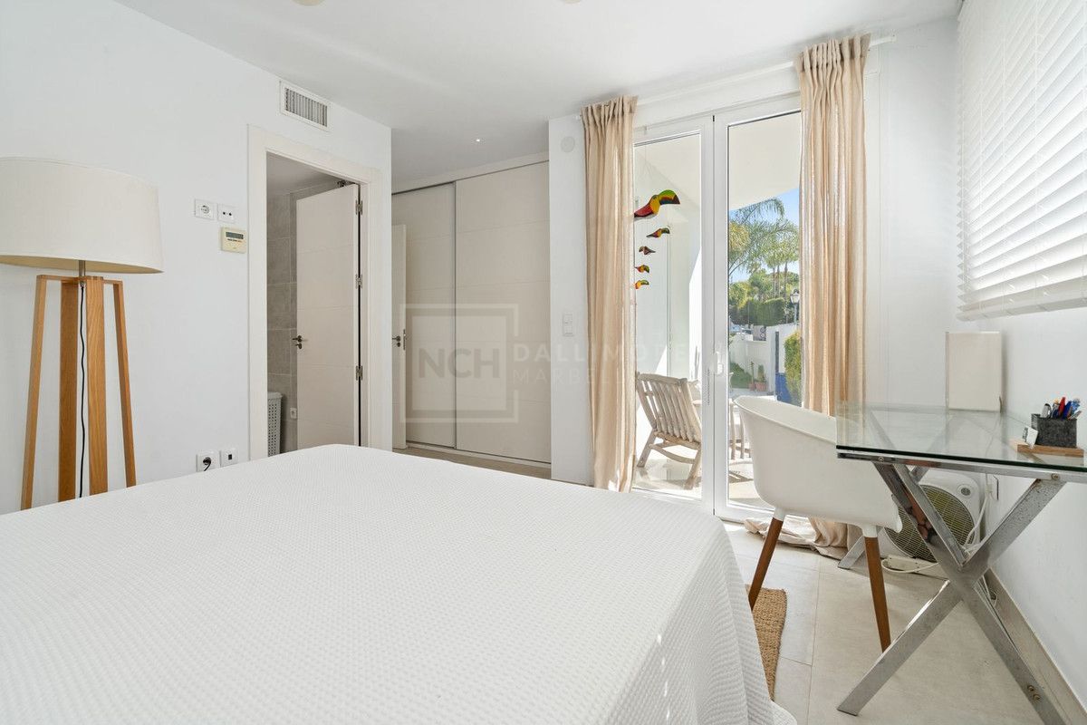 Modern Villa Located in Marbesa