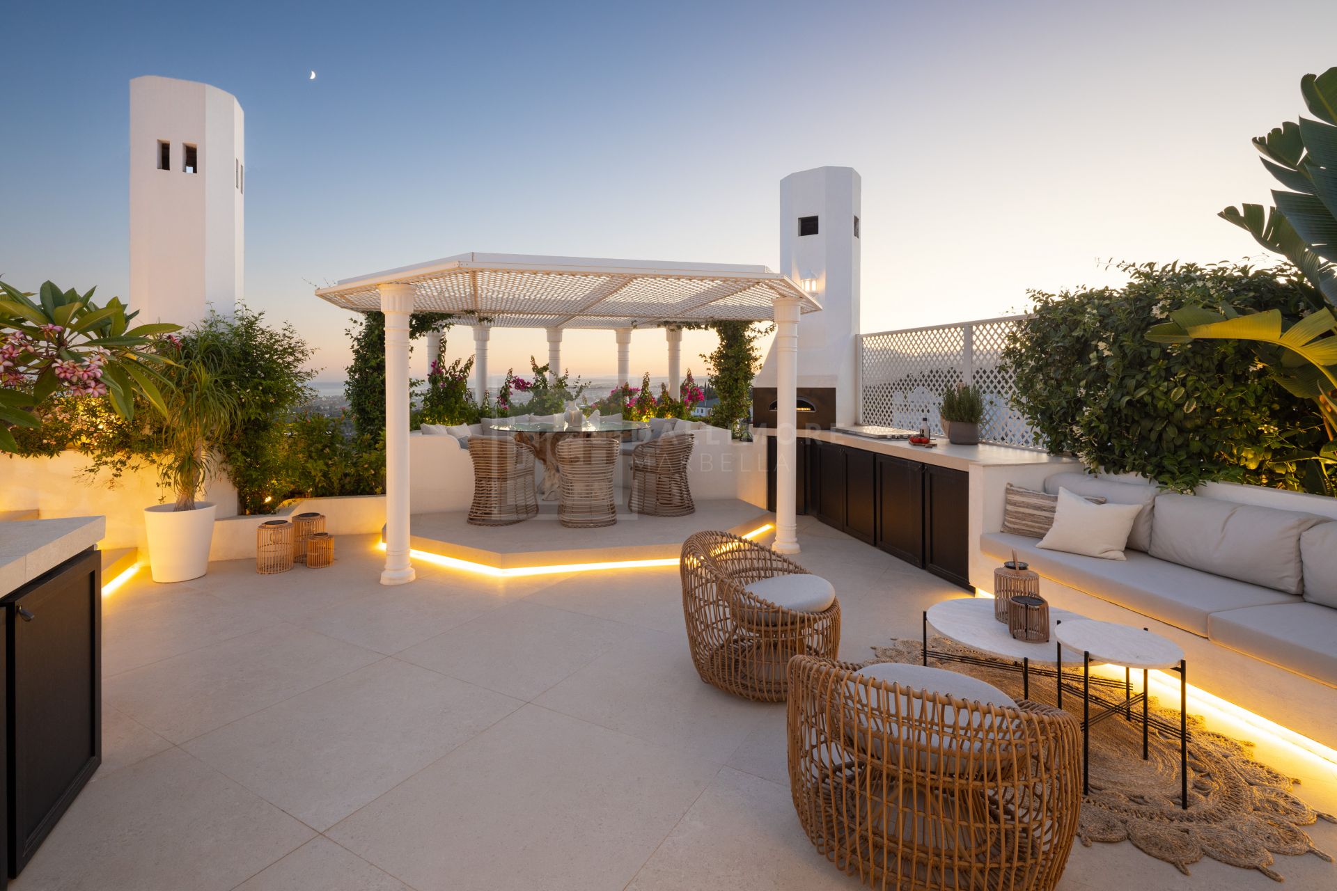 Atico Duplex en venta en Jardines Colgantes, Marbella Golden Mile