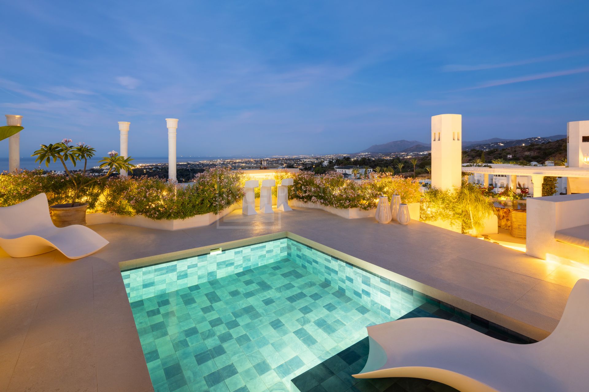 Atico Duplex en venta en Jardines Colgantes, Marbella Golden Mile