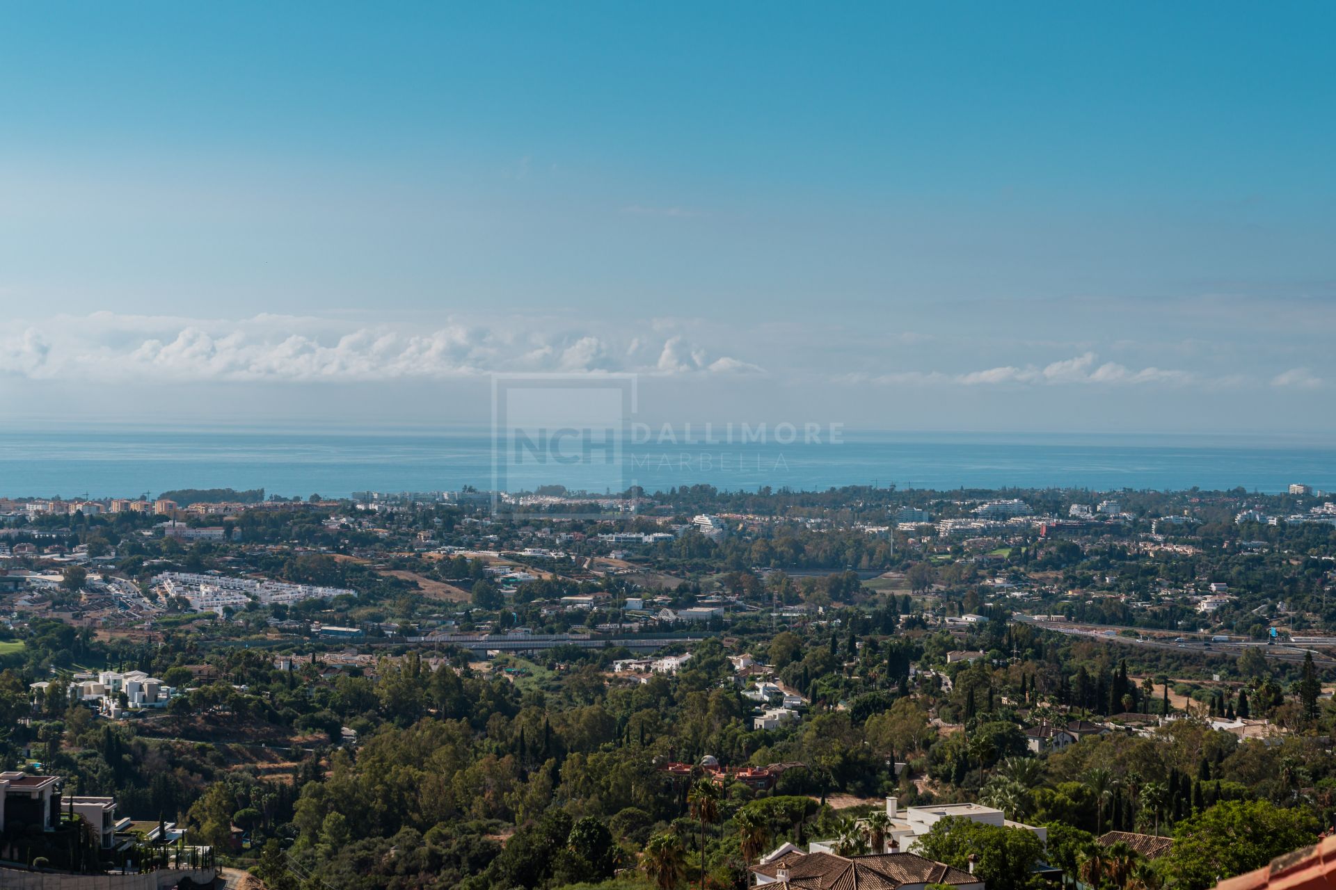 South-Facing 4-Bed Duplex Penthouse With Jacuzzi, Outdoor Kitchen And Sea Views