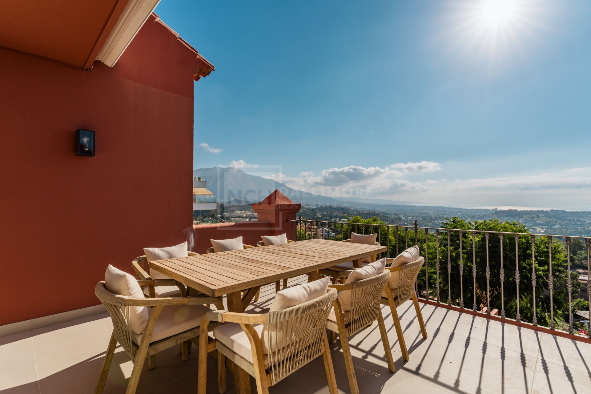 South-Facing 4-Bed Duplex Penthouse With Jacuzzi, Outdoor Kitchen And Sea Views