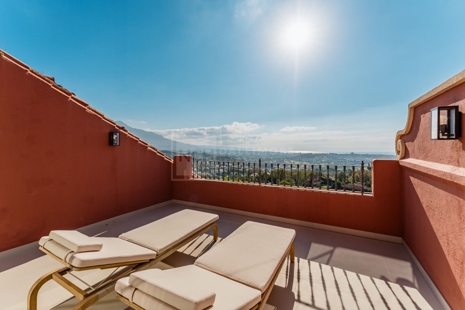 South-Facing 4-Bed Duplex Penthouse With Jacuzzi, Outdoor Kitchen And Sea Views