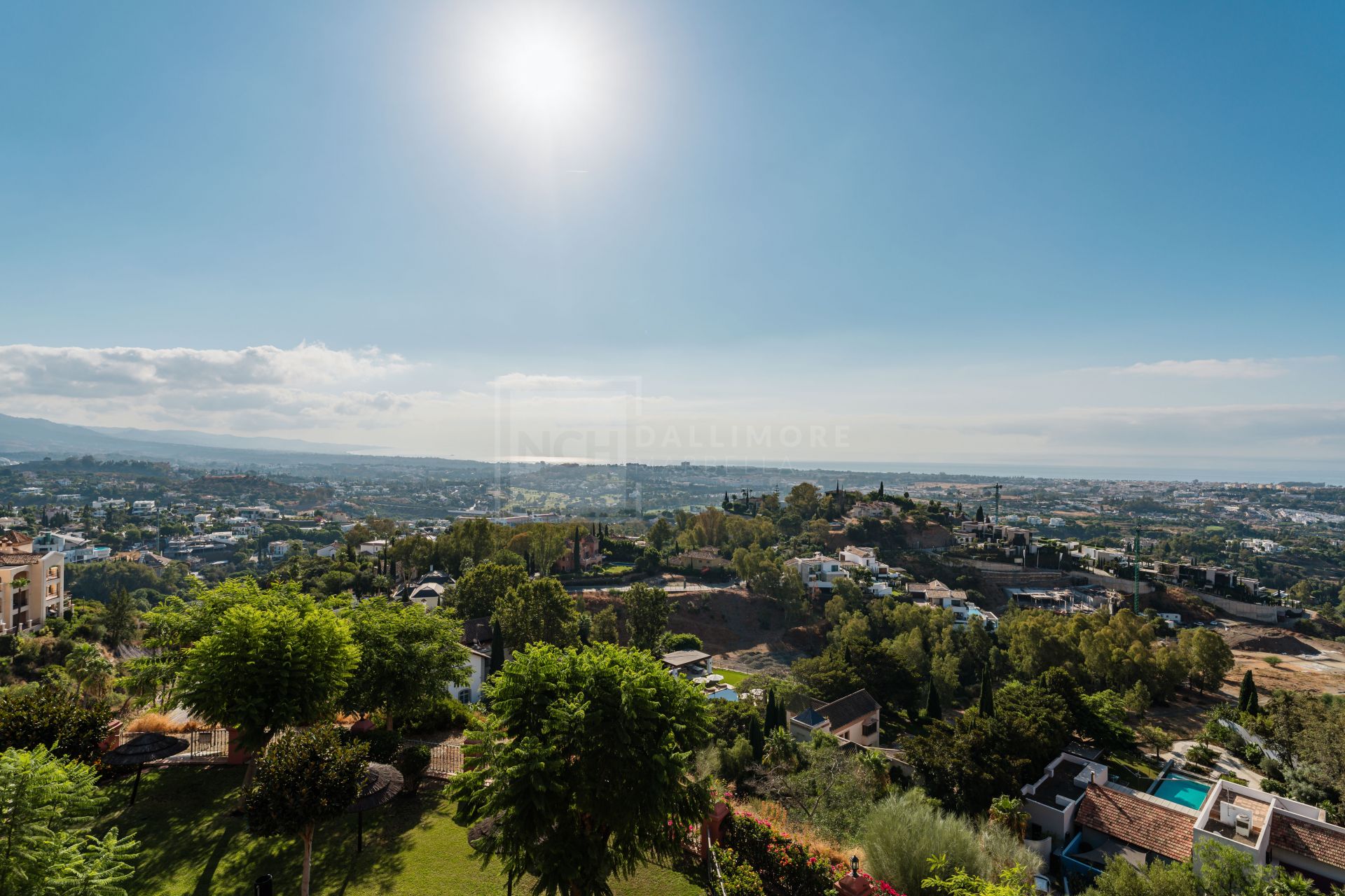 South-Facing 4-Bed Duplex Penthouse With Jacuzzi, Outdoor Kitchen And Sea Views
