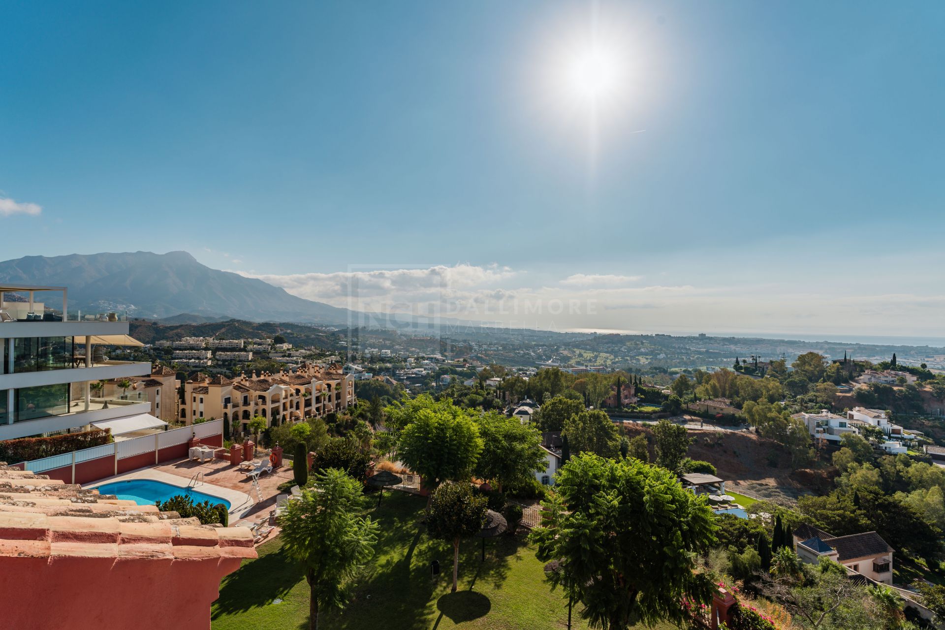 South-Facing 4-Bed Duplex Penthouse With Jacuzzi, Outdoor Kitchen And Sea Views