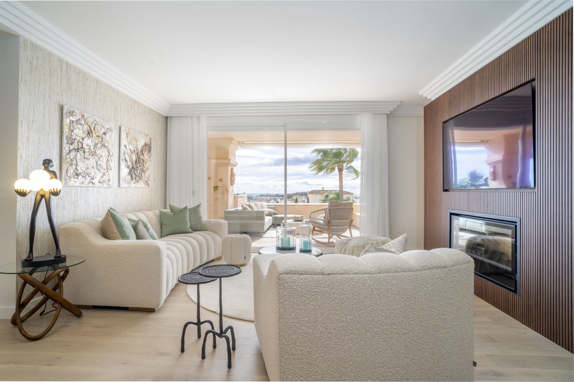Panoramic Sea-View Penthouse With 4 En-Suite Bedrooms in Nueva Andalucía
