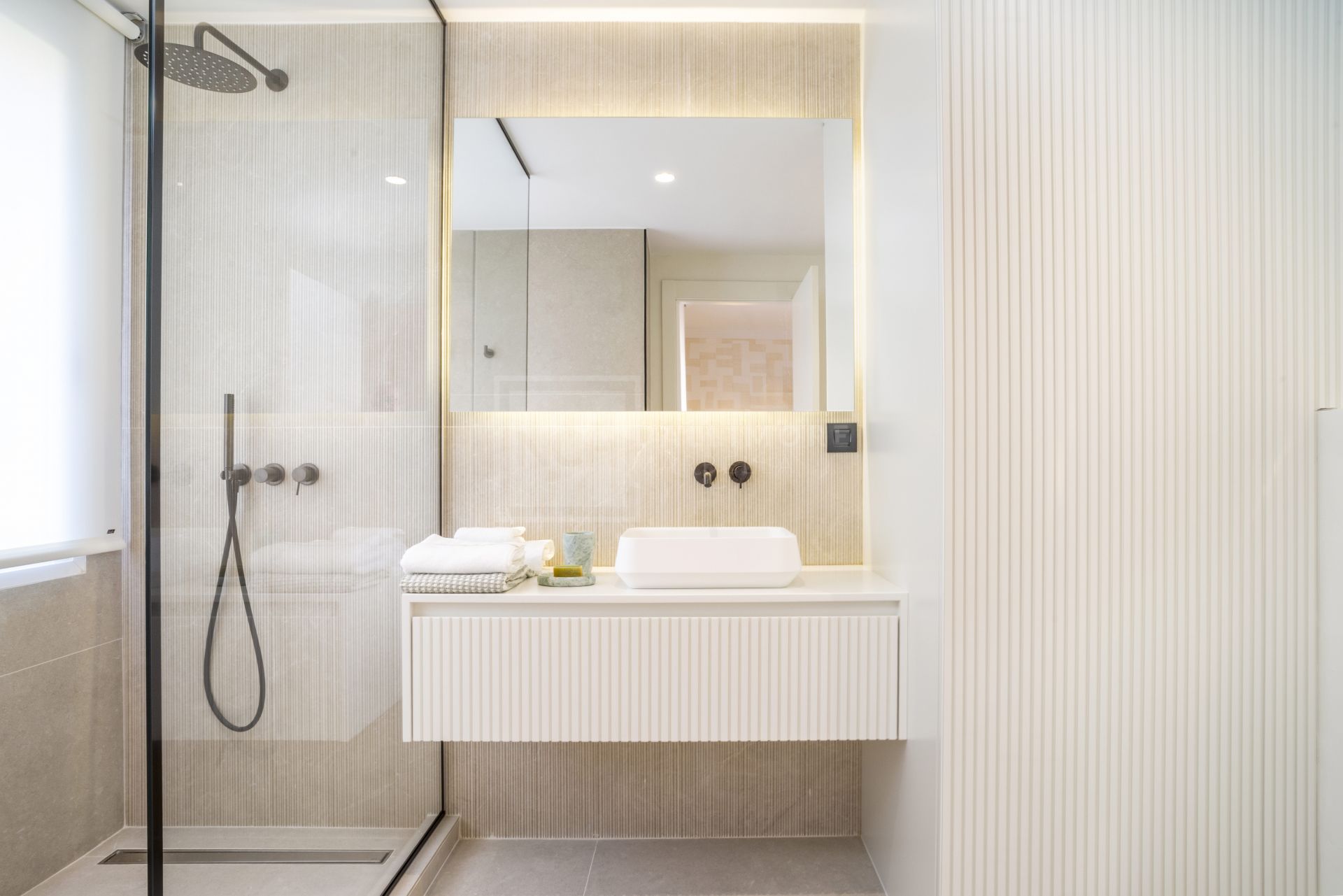 Panoramic Sea-View Penthouse With 4 En-Suite Bedrooms in Nueva Andalucía
