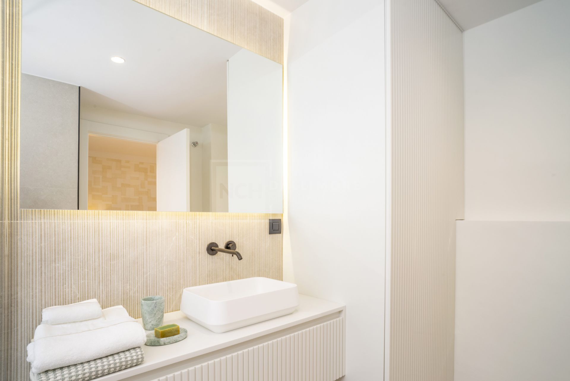 Panoramic Sea-View Penthouse With 4 En-Suite Bedrooms in Nueva Andalucía