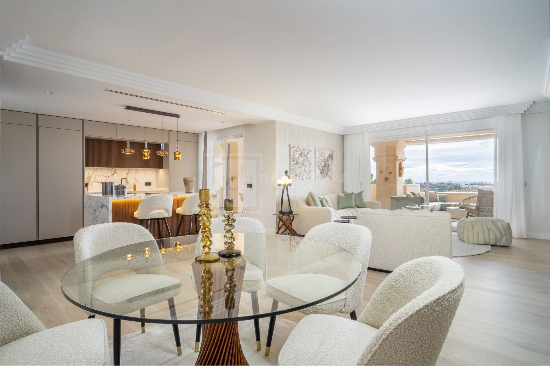 Panoramic Sea-View Penthouse With 4 En-Suite Bedrooms in Nueva Andalucía