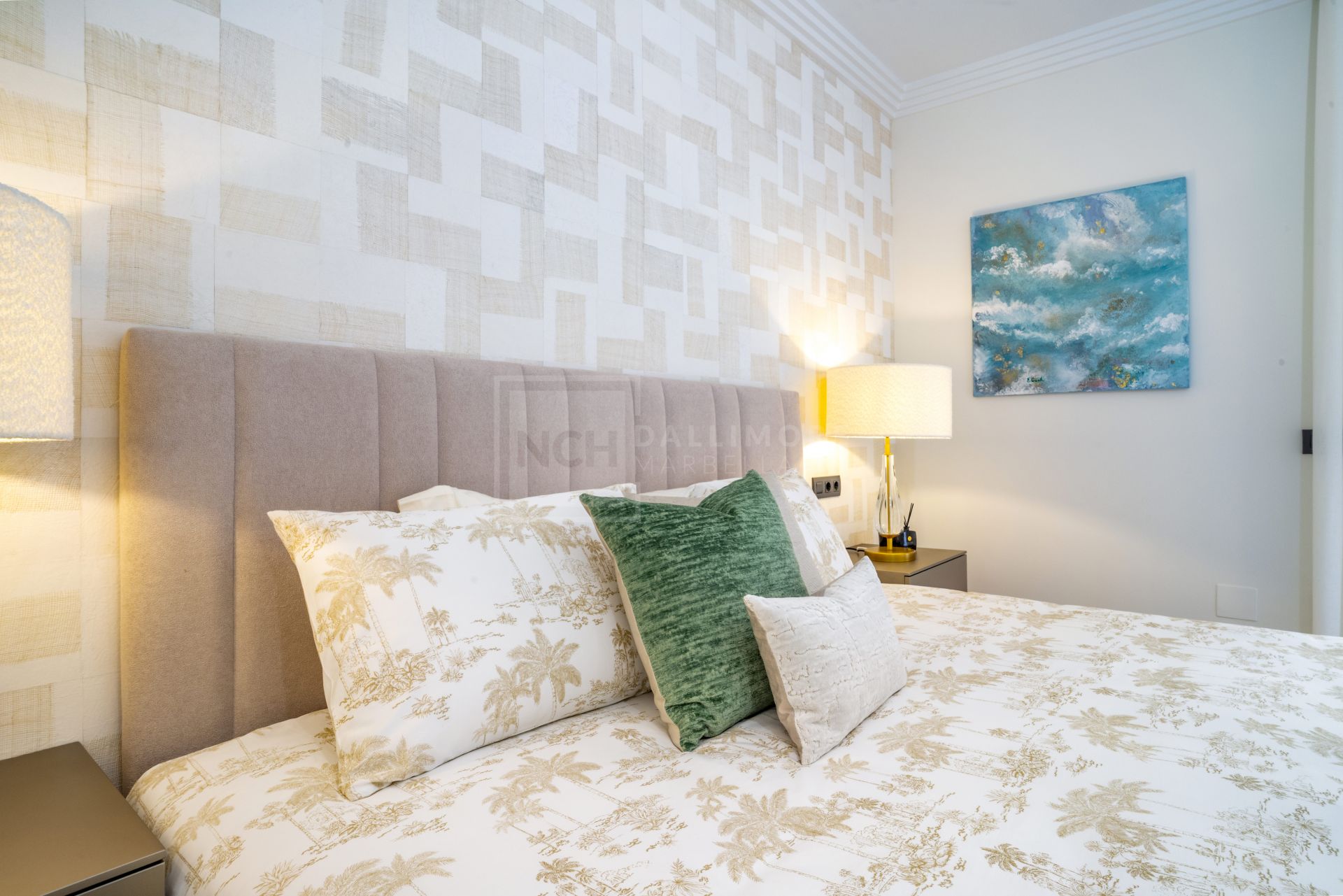 Panoramic Sea-View Penthouse With 4 En-Suite Bedrooms in Nueva Andalucía