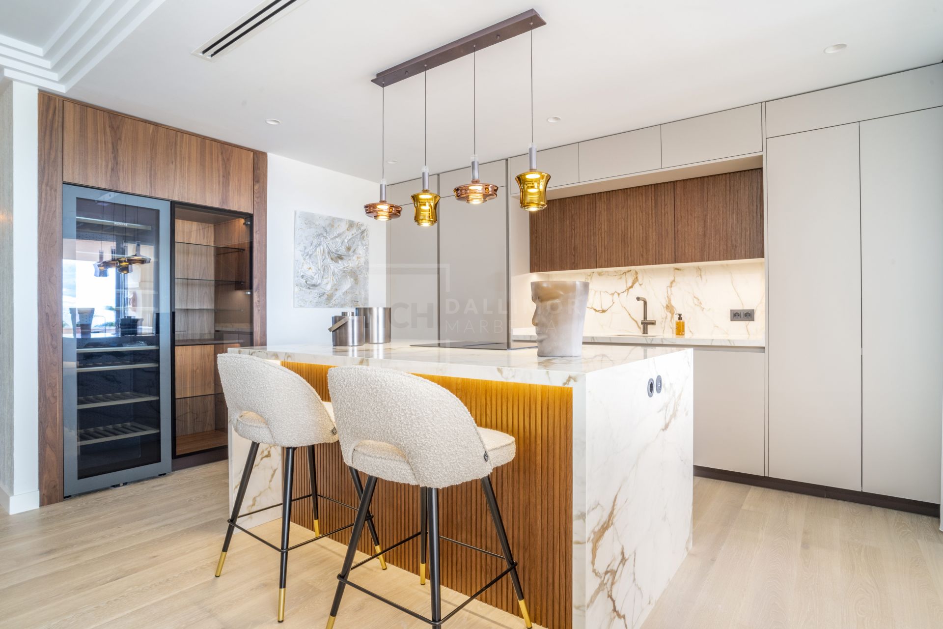Panoramic Sea-View Penthouse With 4 En-Suite Bedrooms in Nueva Andalucía