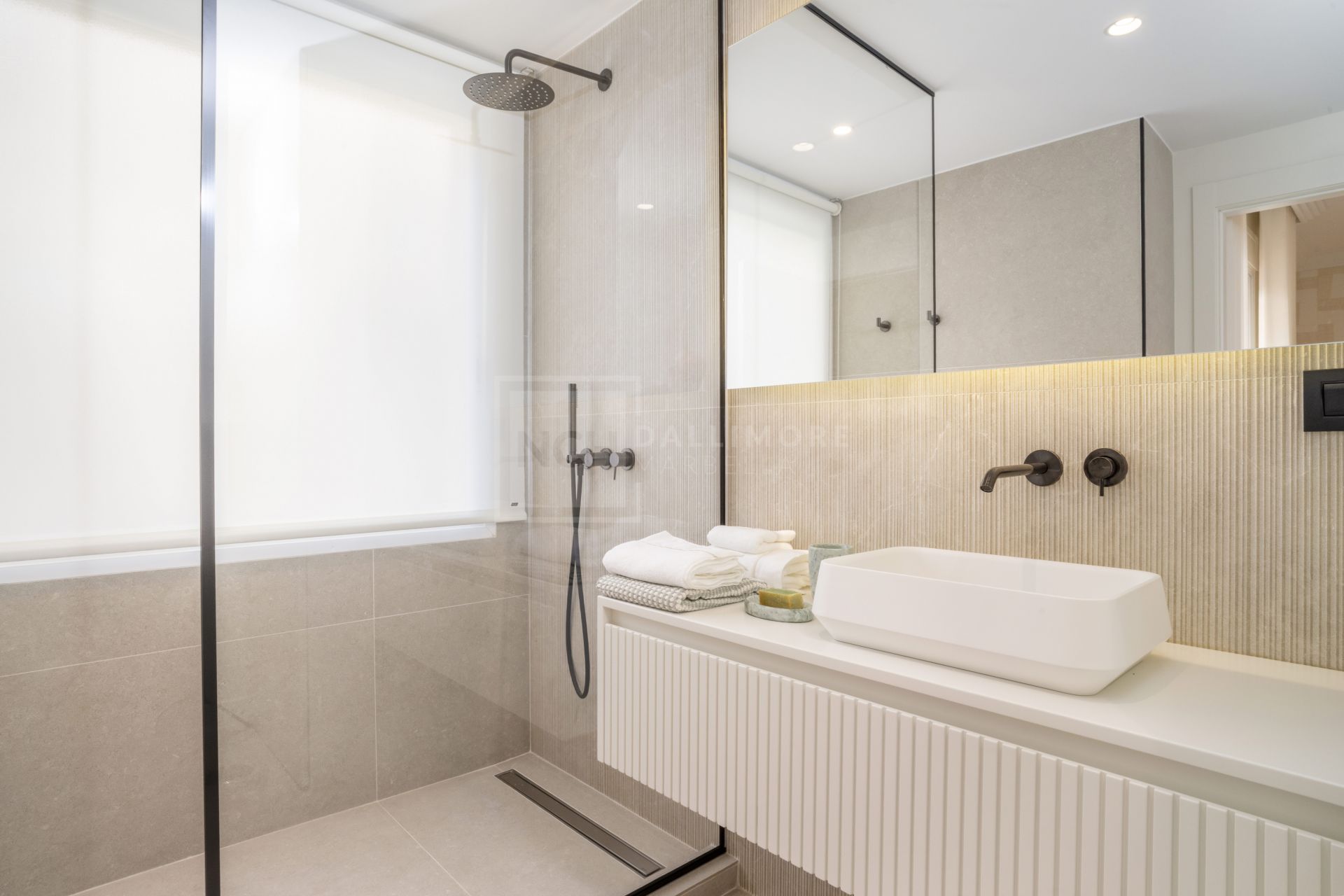 Panoramic Sea-View Penthouse With 4 En-Suite Bedrooms in Nueva Andalucía