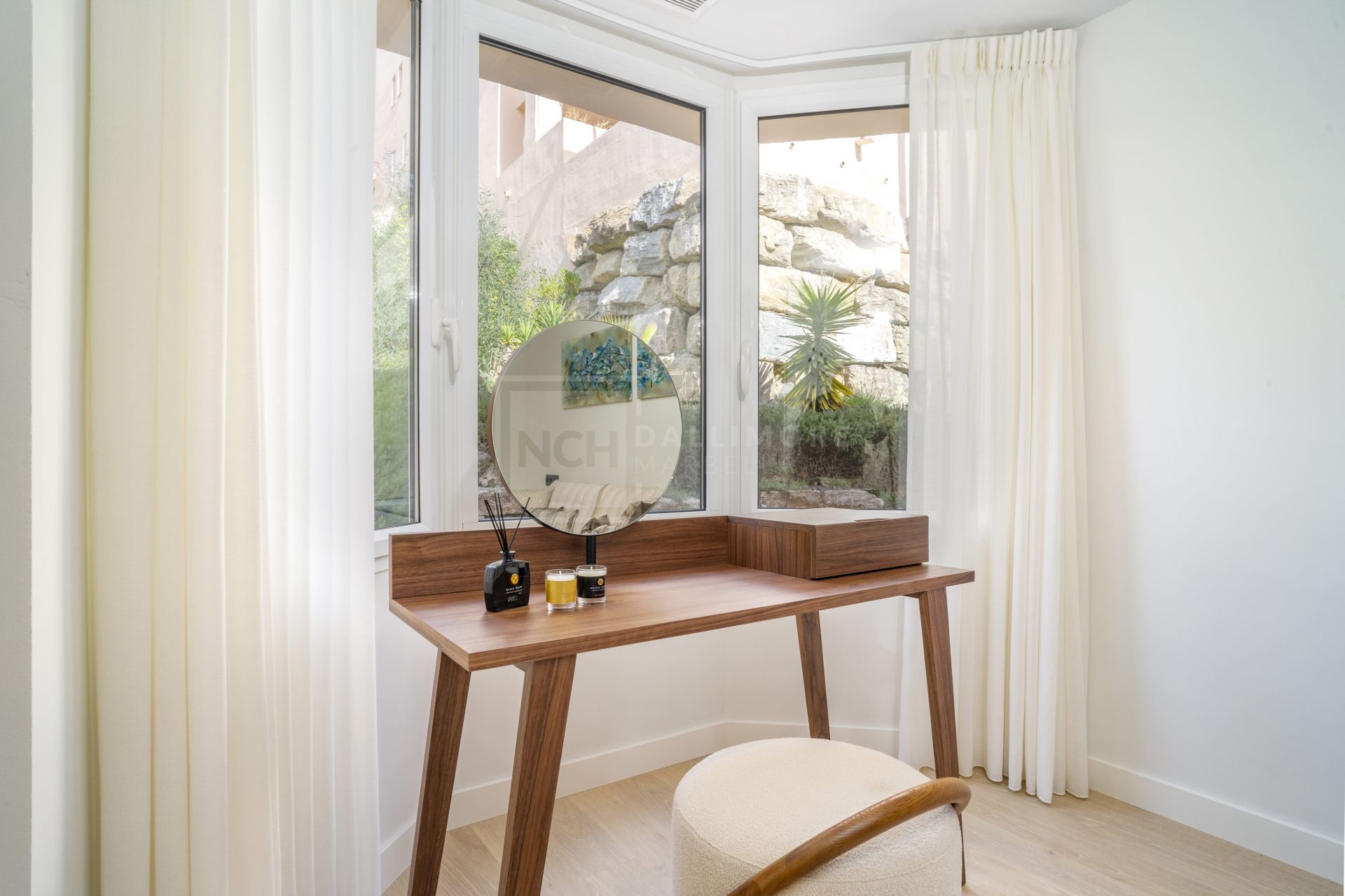 Panoramic Sea-View Penthouse With 4 En-Suite Bedrooms in Nueva Andalucía