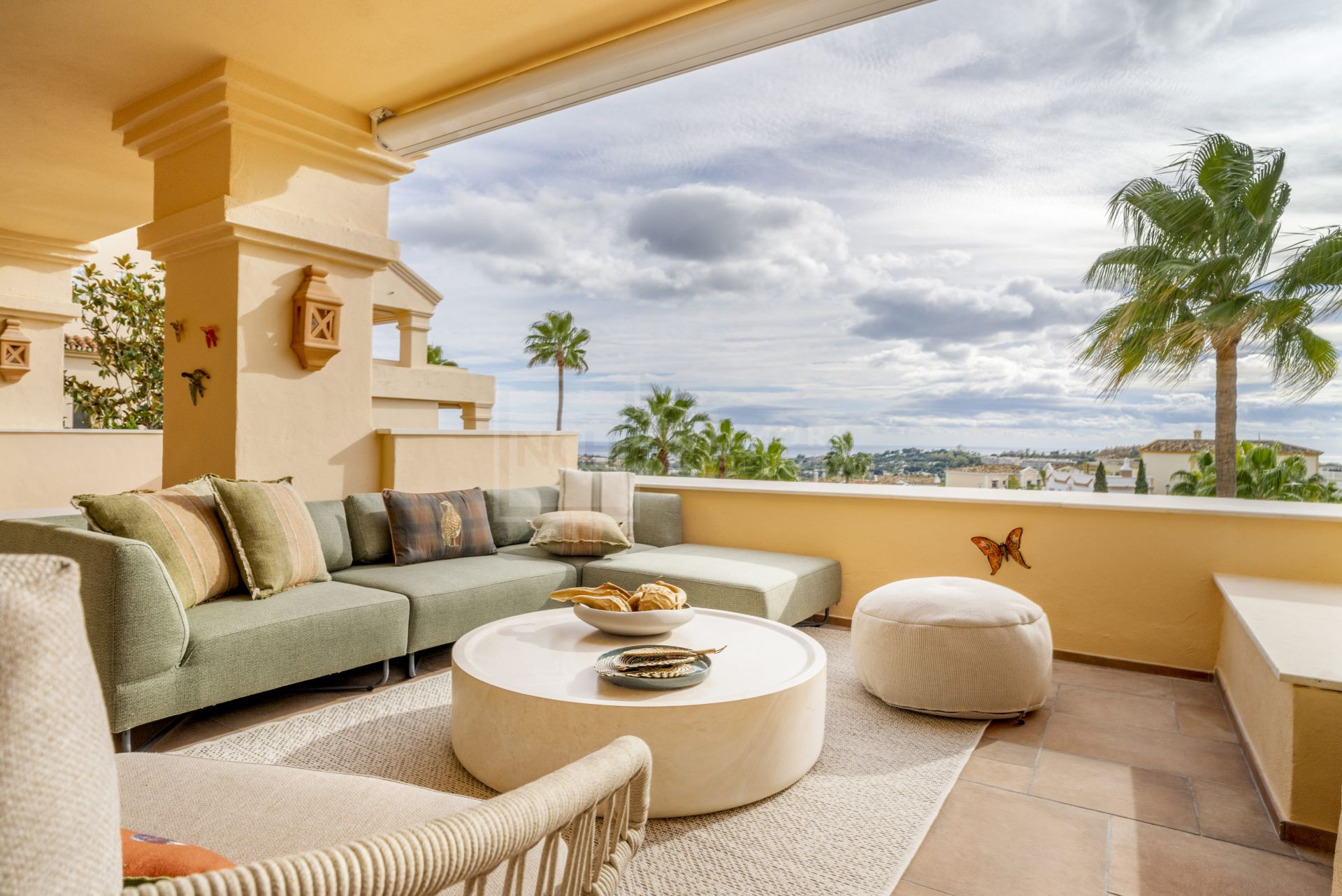 Panoramic Sea-View Penthouse With 4 En-Suite Bedrooms in Nueva Andalucía